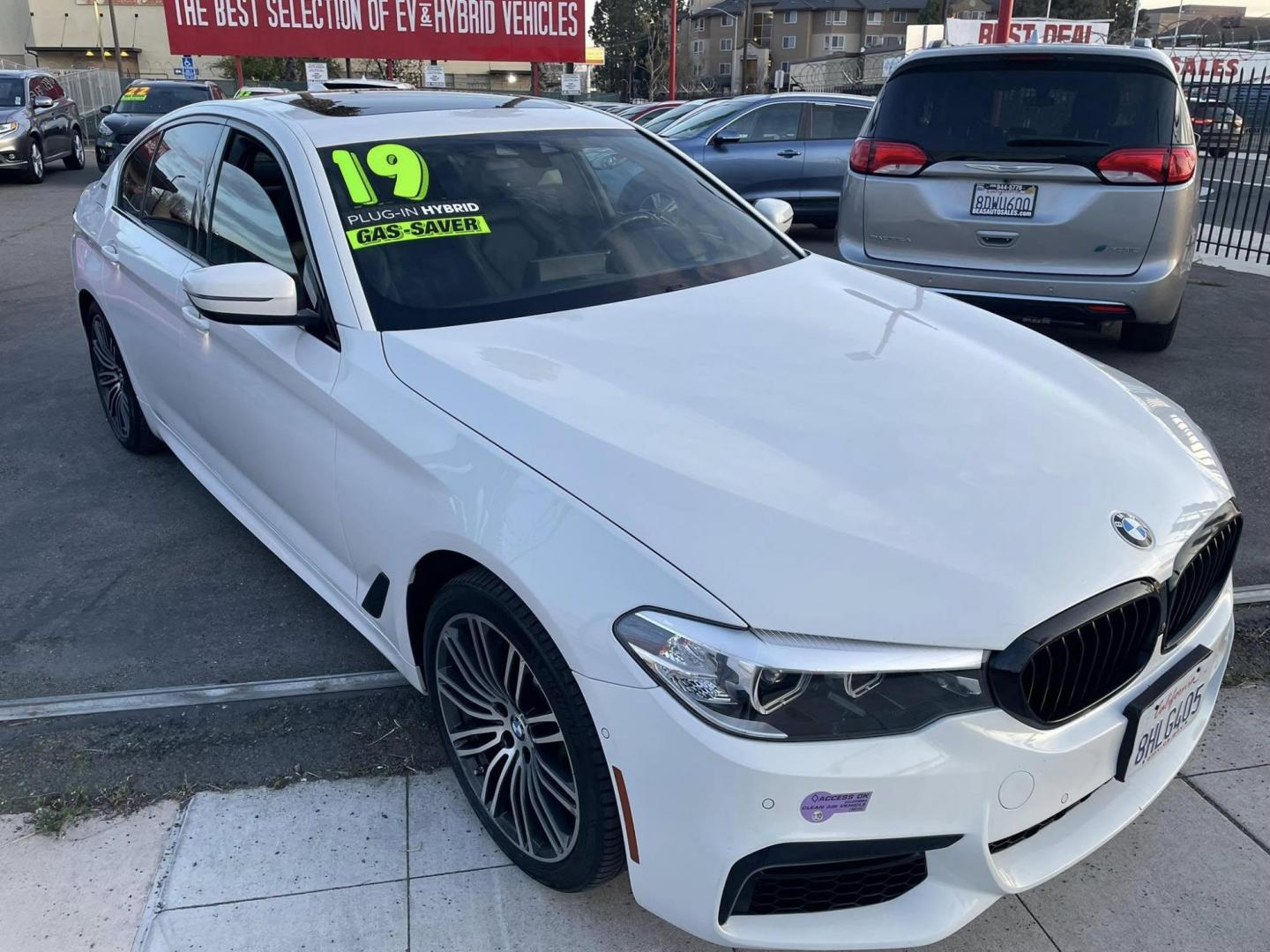 2019 WHITE BMW 5-Series 530e iPerformance (WBAJA9C56KB) with an 2.0L L4 DOHC 16V TURBO HYBRID engine, 8A transmission, located at 744 E Miner Ave, Stockton, CA, 95202, (209) 944-5770, 37.956863, -121.282082 - PLUS TAXES AND FEES NO CHARGER AVAILABLE - Photo#1