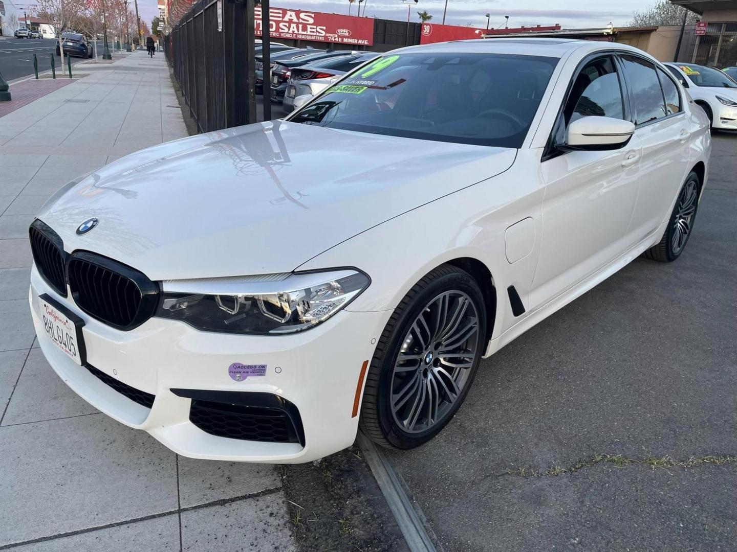 2019 WHITE BMW 5-Series 530e iPerformance (WBAJA9C56KB) with an 2.0L L4 DOHC 16V TURBO HYBRID engine, 8A transmission, located at 744 E Miner Ave, Stockton, CA, 95202, (209) 944-5770, 37.956863, -121.282082 - PLUS TAXES AND FEES NO CHARGER AVAILABLE - Photo#3
