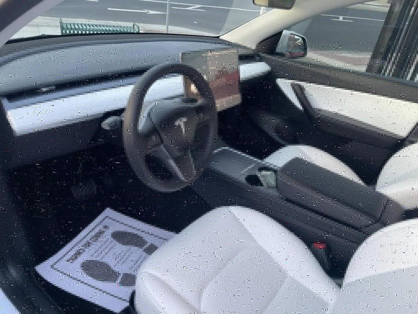 2021 WHITE Tesla Model Y Long Range AWD (5YJYGAEE3MF) with an ELECTRIC engine, 1A transmission, located at 744 E Miner Ave, Stockton, CA, 95202, (209) 944-5770, 37.956863, -121.282082 - Photo#6