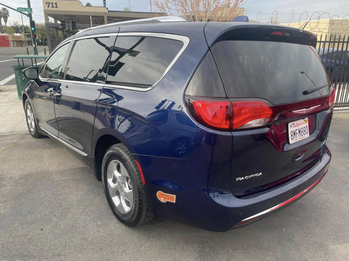 2019 Chrysler Pacifica Hybrid Touring L (2C4RC1L71KR) with an 3.6L V6 DOHC 24V HYBRID engine, CVT transmission, located at 744 E Miner Ave, Stockton, CA, 95202, (209) 944-5770, 37.956863, -121.282082 - PLUS TAXES AND FEES NO CHANGER AVAILABLE - Photo#11