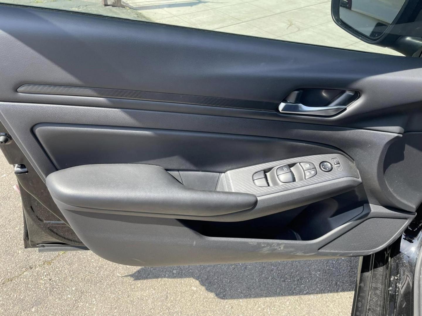 2022 BLACK Nissan Altima 2.5 S (1N4BL4BV5NN) with an 2.5L L4 DOHC 16V engine, CVT transmission, located at 744 E Miner Ave, Stockton, CA, 95202, (209) 944-5770, 37.956863, -121.282082 - PLUS TAXES AND FEES - Photo#4