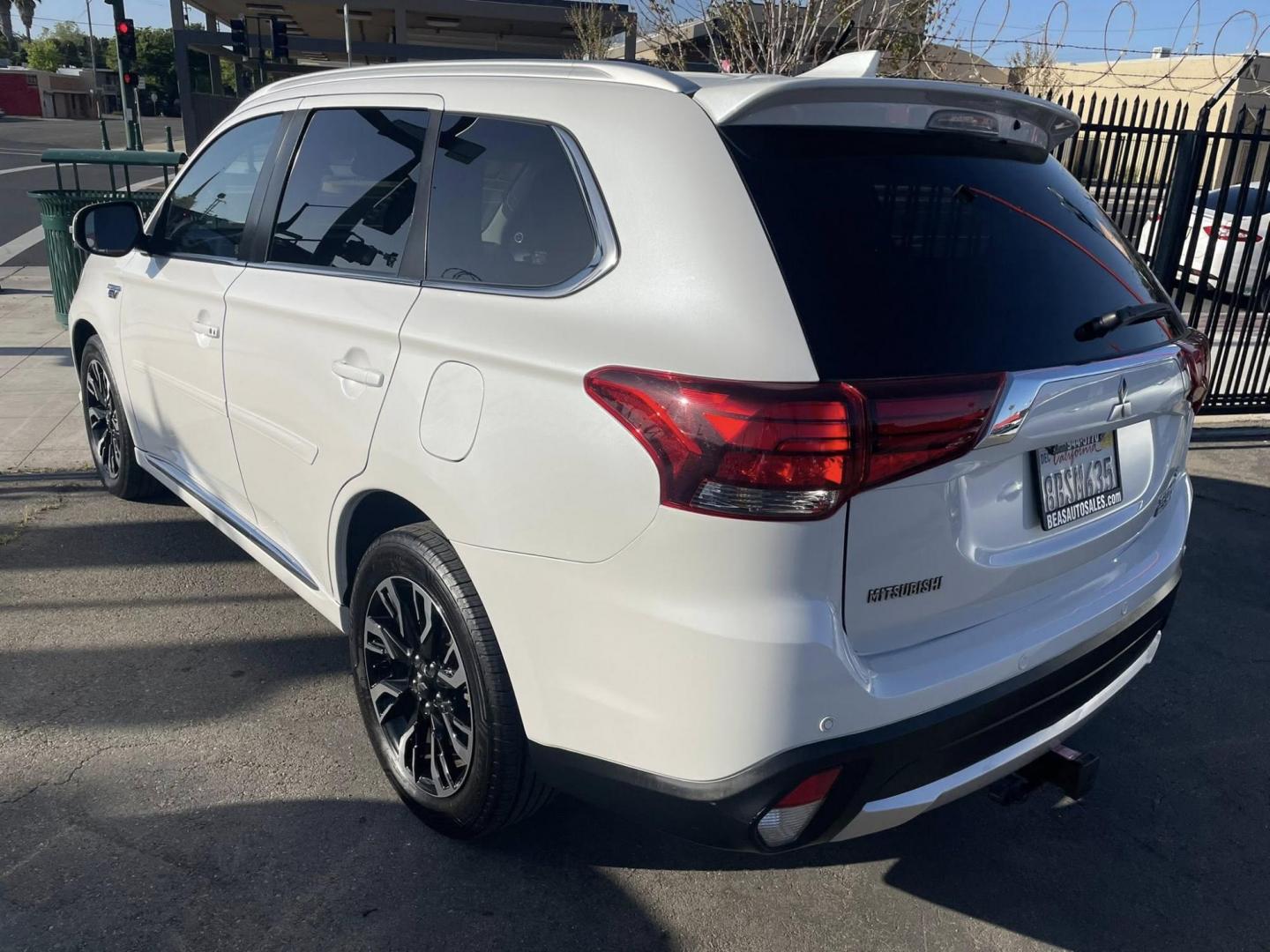 2018 WHITE Mitsubishi Outlander PHEV GT (JA4J24A55JZ) with an 2.0L L4 DOHC 16V HYBRID engine, 1A transmission, located at 744 E Miner Ave, Stockton, CA, 95202, (209) 944-5770, 37.956863, -121.282082 - Photo#12