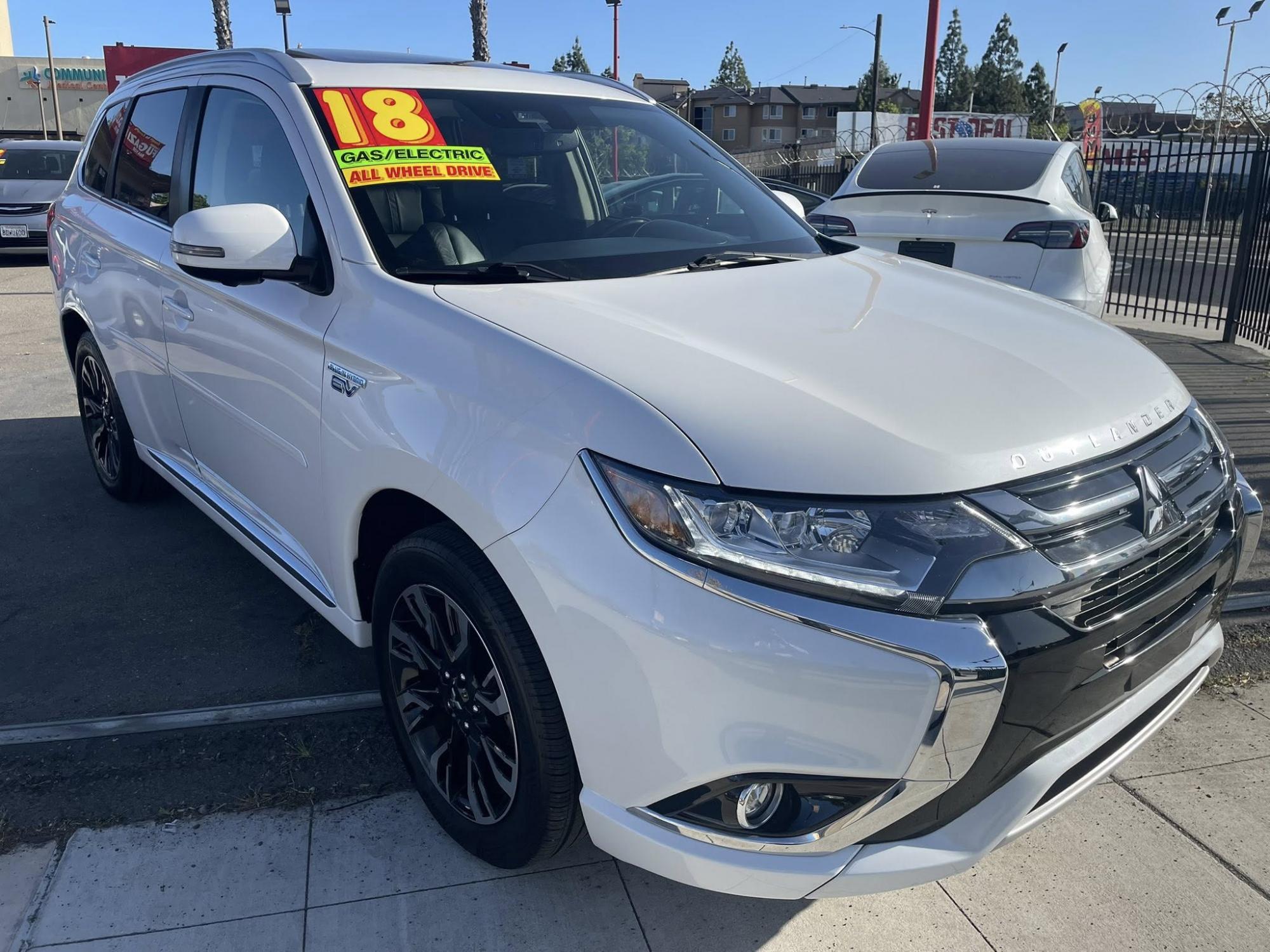 photo of 2018 Mitsubishi Outlander GT Sport PLUG-IN HYBRID 