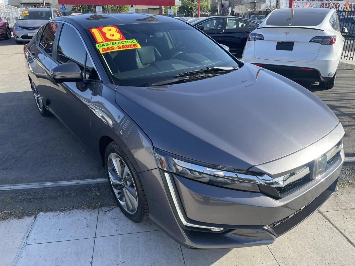 2018 Honda Clarity Touring Plug-In Hybrid (JHMZC5F30JC) with an 1.5L L4 DOHC 16V HYBRID engine, CVT transmission, located at 744 E Miner Ave, Stockton, CA, 95202, (209) 944-5770, 37.956863, -121.282082 - PLUS TAXES AND FEES NO CHARGER AVAILABLE - Photo#1