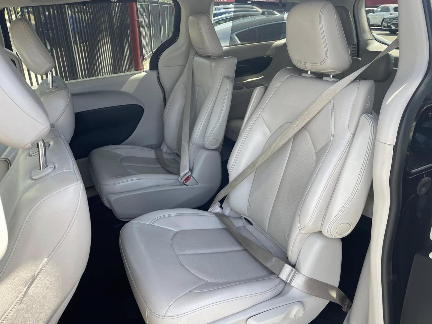 2018 BLACK Chrysler Pacifica Hybrid Touring L (2C4RC1L77JR) with an 3.6L V6 DOHC 24V HYBRID engine, CVT transmission, located at 744 E Miner Ave, Stockton, CA, 95202, (209) 944-5770, 37.956863, -121.282082 - PLUS TAXES AND FEES NO CHARGER AVAILABLE - Photo#9