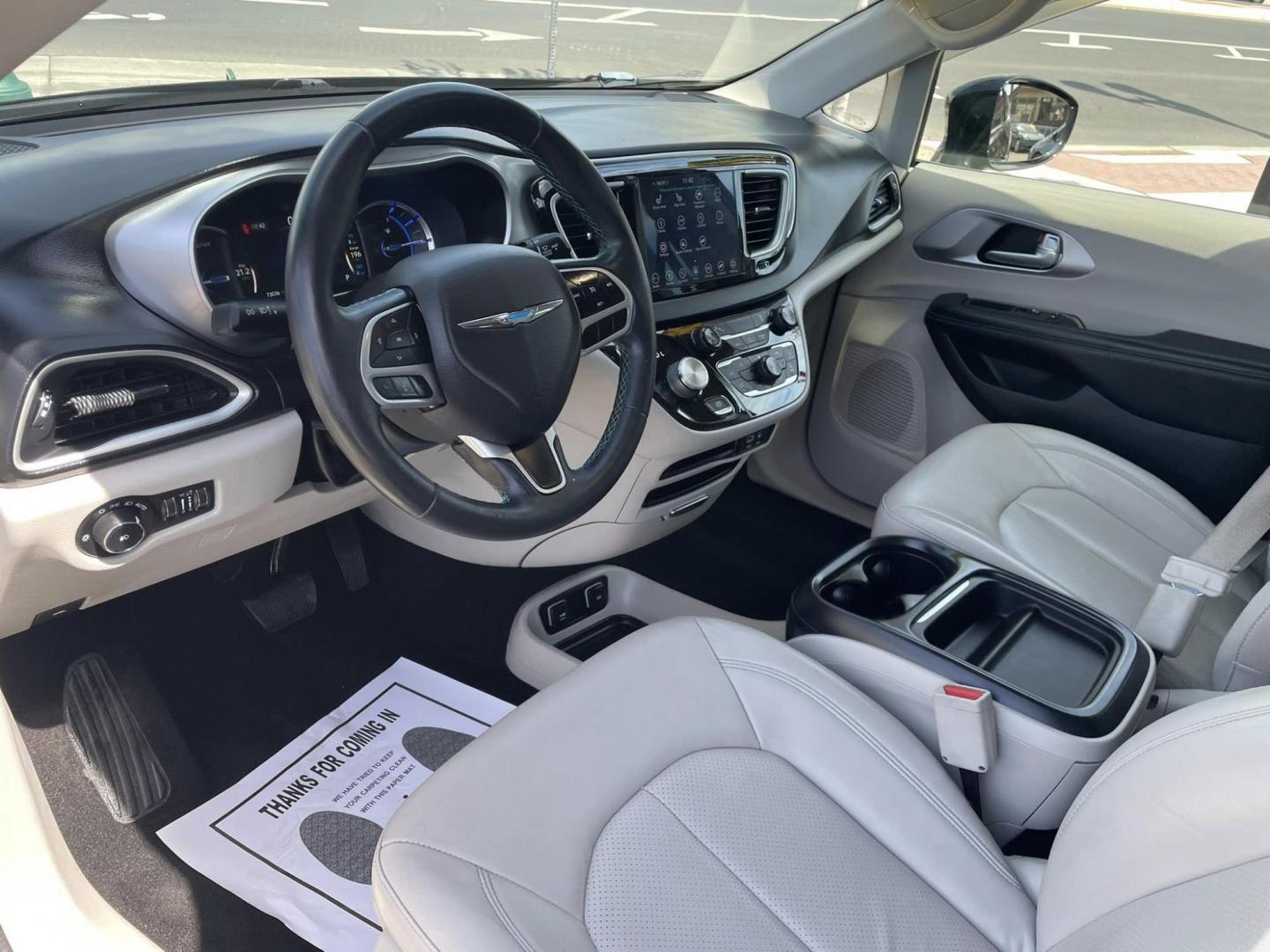 2018 BLACK Chrysler Pacifica Hybrid Touring L (2C4RC1L77JR) with an 3.6L V6 DOHC 24V HYBRID engine, CVT transmission, located at 744 E Miner Ave, Stockton, CA, 95202, (209) 944-5770, 37.956863, -121.282082 - PLUS TAXES AND FEES NO CHARGER AVAILABLE - Photo#6