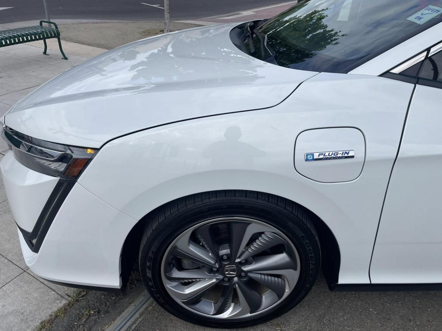2018 Honda Clarity Touring Plug-In Hybrid (JHMZC5F31JC) with an 1.5L L4 DOHC 16V HYBRID engine, CVT transmission, located at 744 E Miner Ave, Stockton, CA, 95202, (209) 944-5770, 37.956863, -121.282082 - PLUS TAXES AND FEES NO CHARGER AVAILABLE - Photo#4