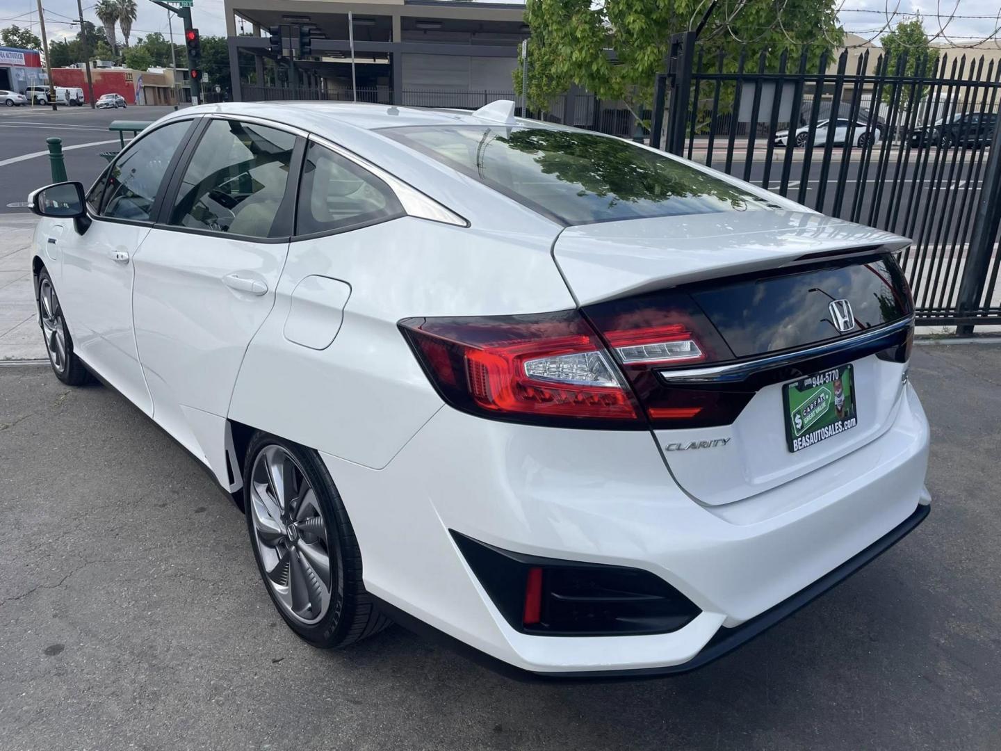 2018 Honda Clarity Touring Plug-In Hybrid (JHMZC5F31JC) with an 1.5L L4 DOHC 16V HYBRID engine, CVT transmission, located at 744 E Miner Ave, Stockton, CA, 95202, (209) 944-5770, 37.956863, -121.282082 - PLUS TAXES AND FEES NO CHARGER AVAILABLE - Photo#12