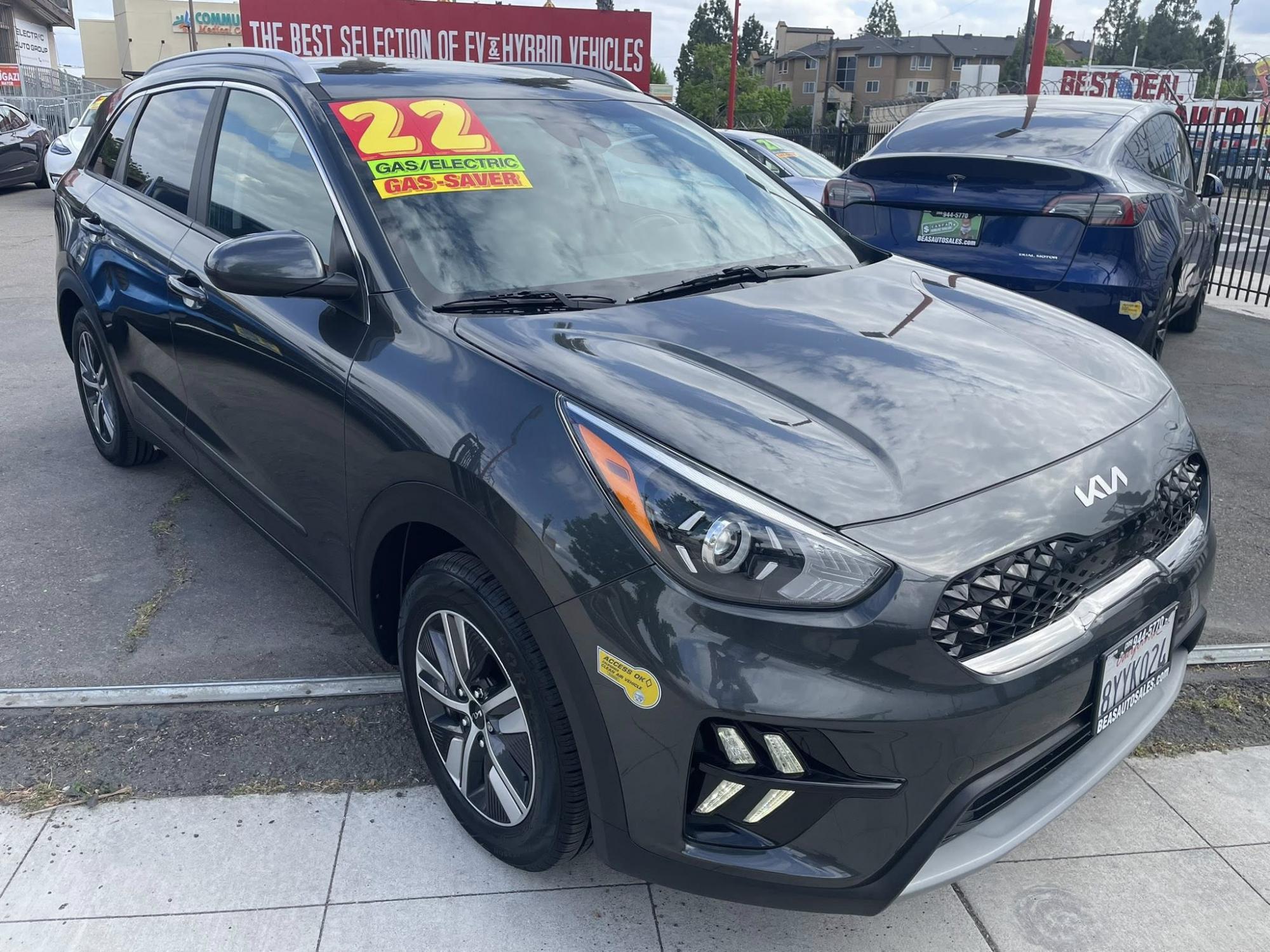 photo of 2022 Kia Niro Plug In Hybrid LXS