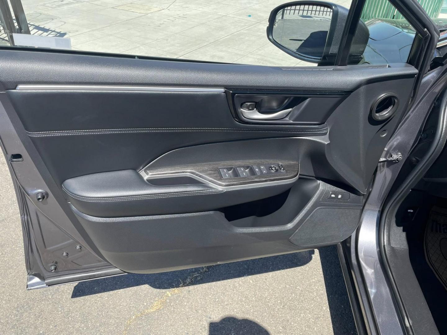 2018 Honda Clarity Plug-In Hybrid (JHMZC5F19JC) with an 1.5L L4 DOHC 16V HYBRID engine, CVT transmission, located at 744 E Miner Ave, Stockton, CA, 95202, (209) 944-5770, 37.956863, -121.282082 - PLUS TAXES AND FEES - Photo#5