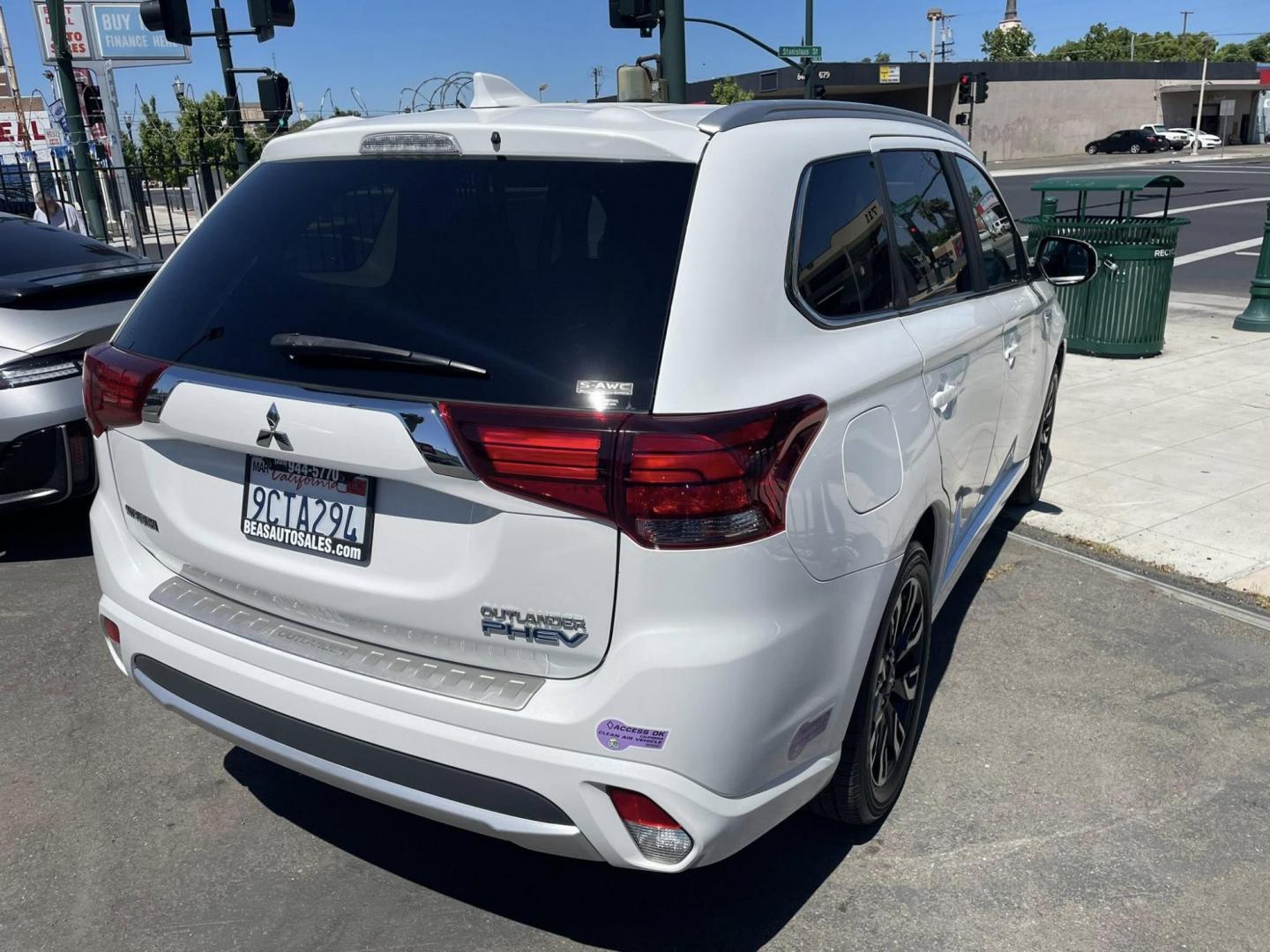 2018 WHITE Mitsubishi Outlander PHEV GT (JA4J24A55JZ) with an 2.0L L4 DOHC 16V HYBRID engine, 1A transmission, located at 744 E Miner Ave, Stockton, CA, 95202, (209) 944-5770, 37.956863, -121.282082 - PLUS TAXES AND FEES NO CHARGER AVAILABLE - Photo#13