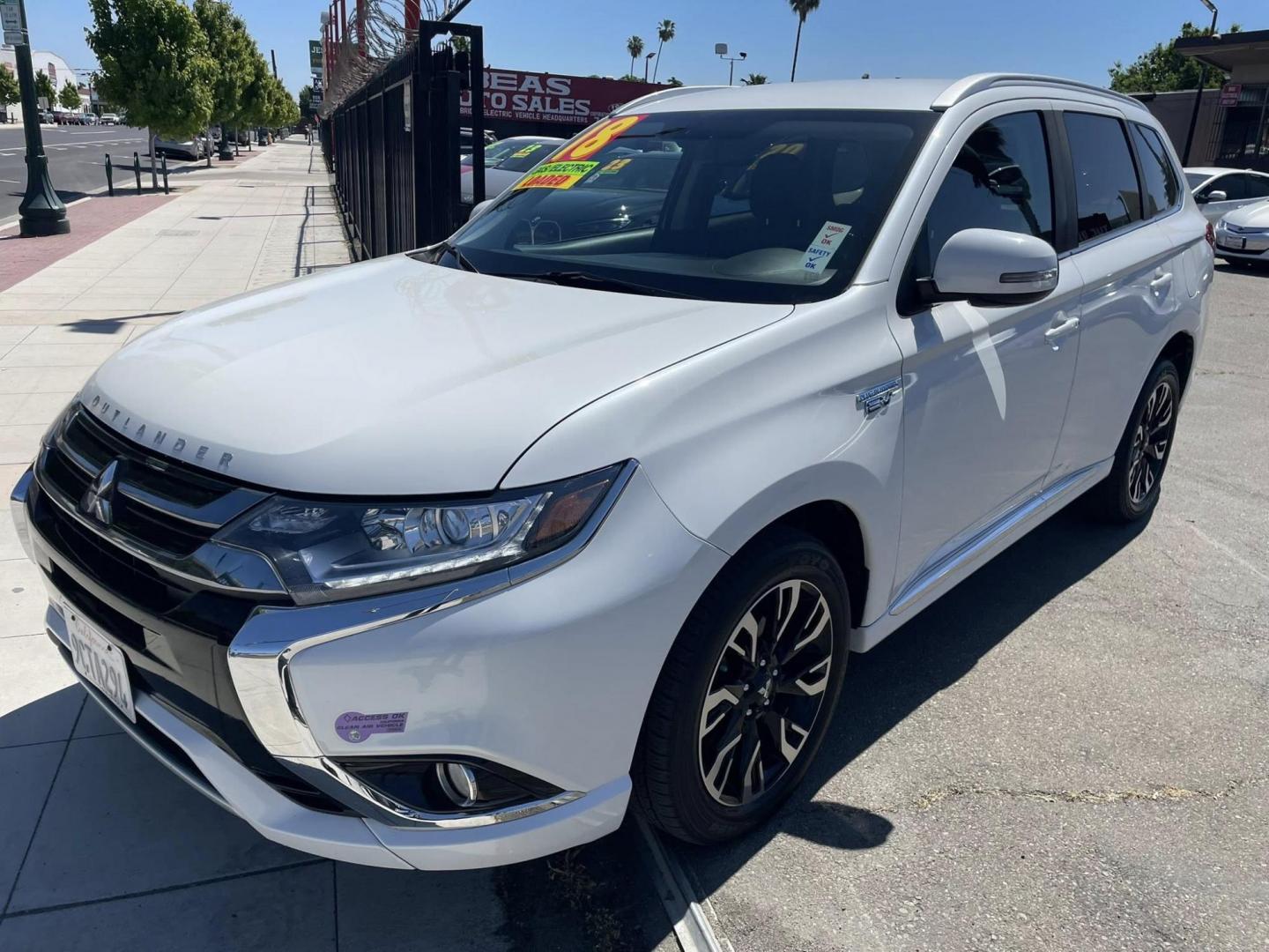 2018 WHITE Mitsubishi Outlander PHEV GT (JA4J24A55JZ) with an 2.0L L4 DOHC 16V HYBRID engine, 1A transmission, located at 744 E Miner Ave, Stockton, CA, 95202, (209) 944-5770, 37.956863, -121.282082 - PLUS TAXES AND FEES NO CHARGER AVAILABLE - Photo#3