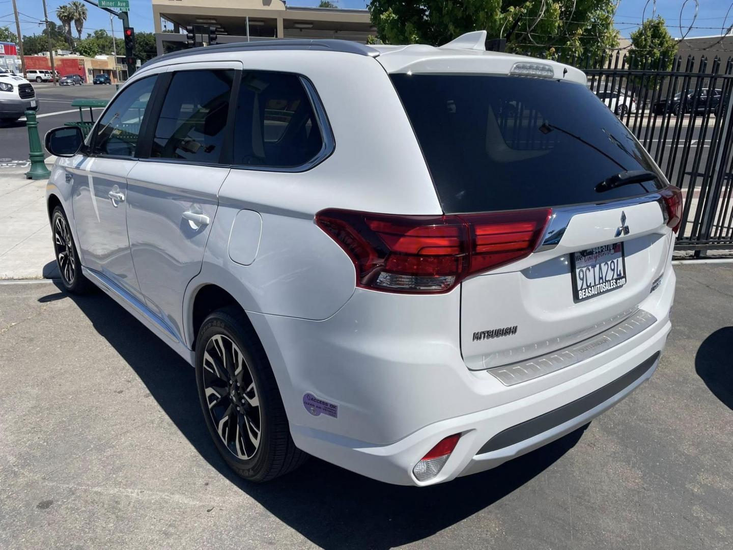2018 WHITE Mitsubishi Outlander PHEV GT (JA4J24A55JZ) with an 2.0L L4 DOHC 16V HYBRID engine, 1A transmission, located at 744 E Miner Ave, Stockton, CA, 95202, (209) 944-5770, 37.956863, -121.282082 - PLUS TAXES AND FEES NO CHARGER AVAILABLE - Photo#11