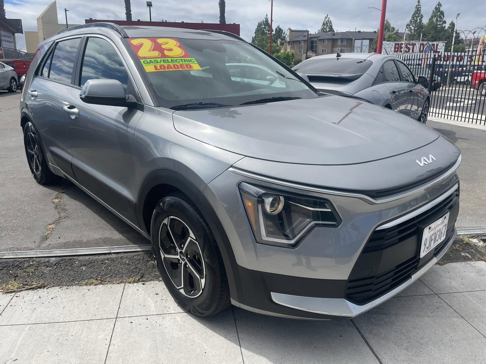 photo of 2023 Kia Niro EX Wagon PLUG-IN HYBRID 