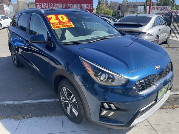photo of 2020 Kia Niro LXS PLUG-IN HYBRID 