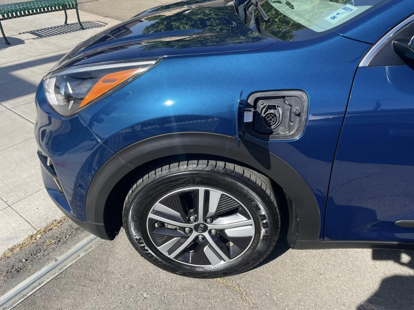 2020 Blue Kia Niro Plug In Hybrid LXS (KNDCM3LD7L5) , 6A transmission, located at 744 E Miner Ave, Stockton, CA, 95202, (209) 944-5770, 37.956863, -121.282082 - PLUS TAXES AND FEES NO CHARGER AVAILABLE - Photo#5