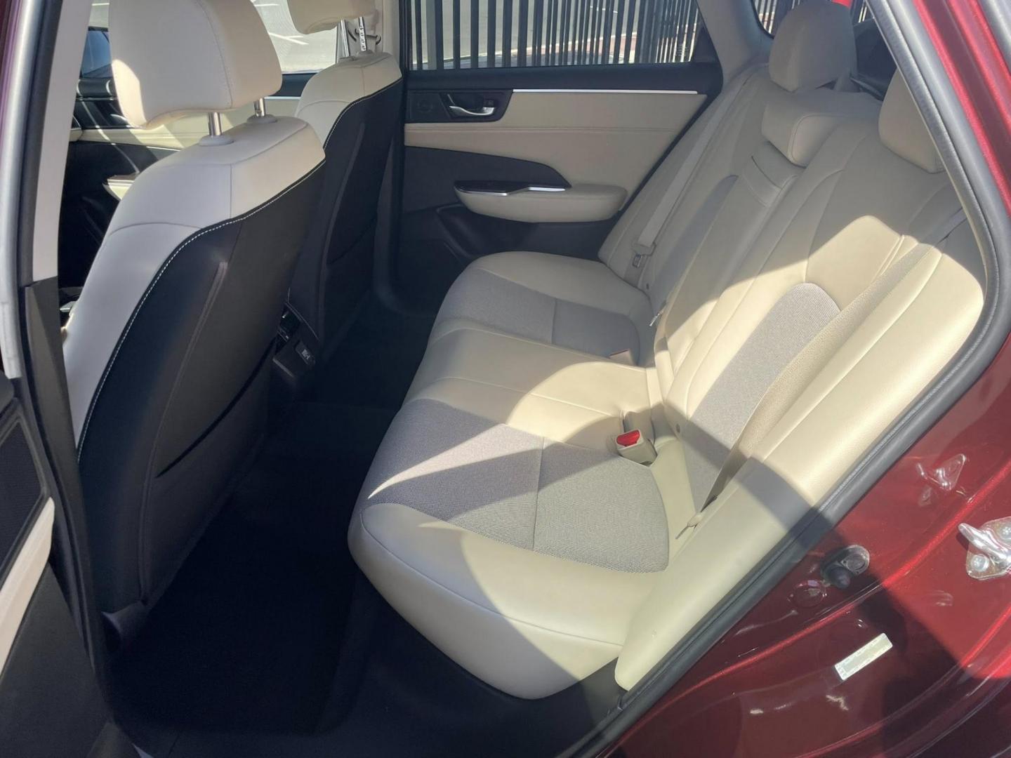 2018 Honda Clarity Plug-In Hybrid (JHMZC5F17JC) with an 1.5L L4 DOHC 16V HYBRID engine, CVT transmission, located at 744 E Miner Ave, Stockton, CA, 95202, (209) 944-5770, 37.956863, -121.282082 - PLUS TAXES AND FEES NO CHARGER AVAILABLE - Photo#9