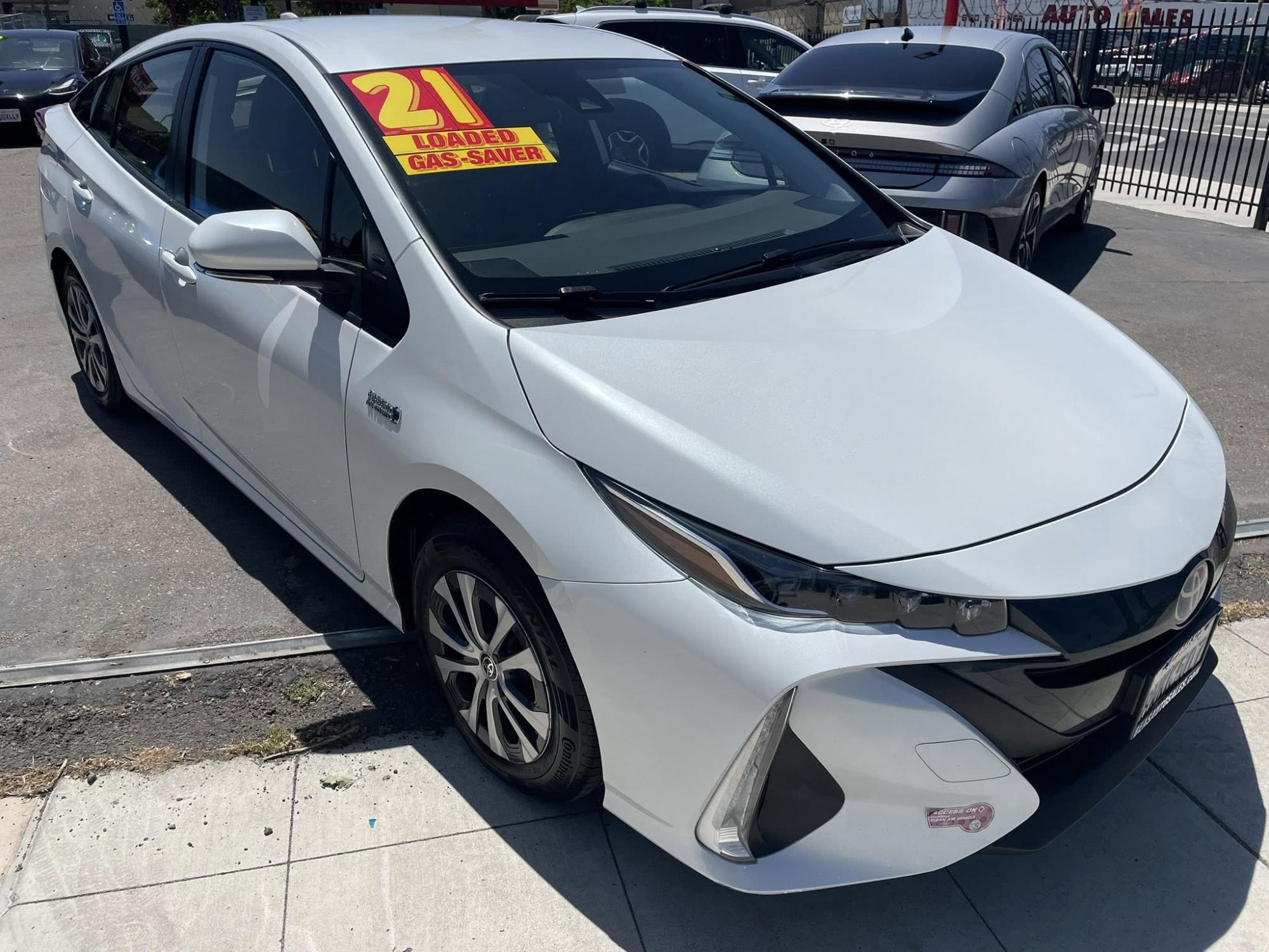 photo of 2021 Toyota Prius Prime XLE PLUG-IN HYBRID 