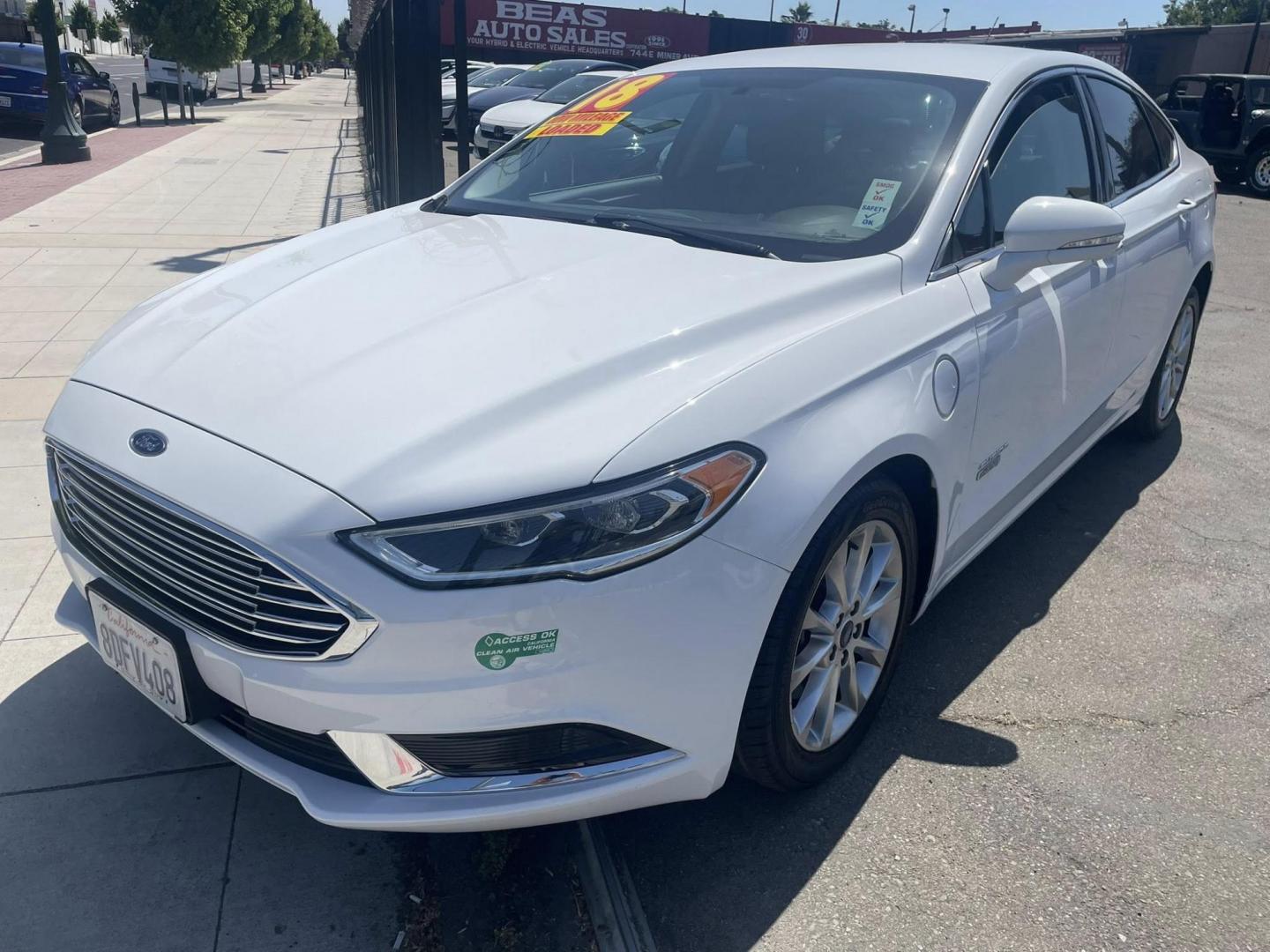 2018 WHITE Ford Fusion Energi SE (3FA6P0PUXJR) with an 2.0L L4 DOHC 16V HYBRID engine, CVT transmission, located at 744 E Miner Ave, Stockton, CA, 95202, (209) 944-5770, 37.956863, -121.282082 - PLUS TAXES AND FEES NO CHARGER AVAILABLE - Photo#3