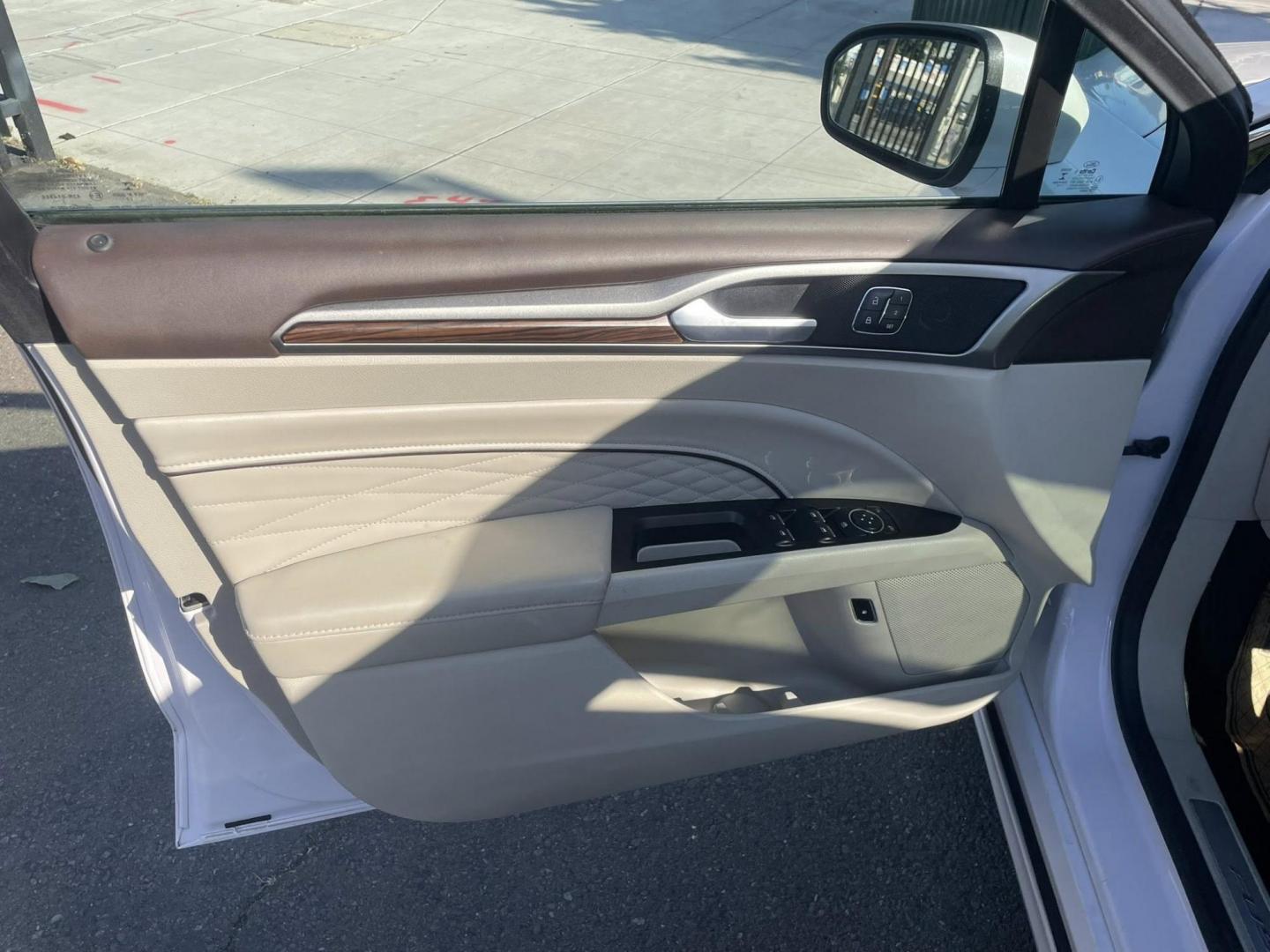 2018 WHITE Ford Fusion Energi Titanium (3FA6P0SU2JR) with an 2.0L L4 DOHC 16V HYBRID engine, CVT transmission, located at 744 E Miner Ave, Stockton, CA, 95202, (209) 944-5770, 37.956863, -121.282082 - PLUS TAXES AND FEES NO CHARGER AVAILABLE - Photo#5