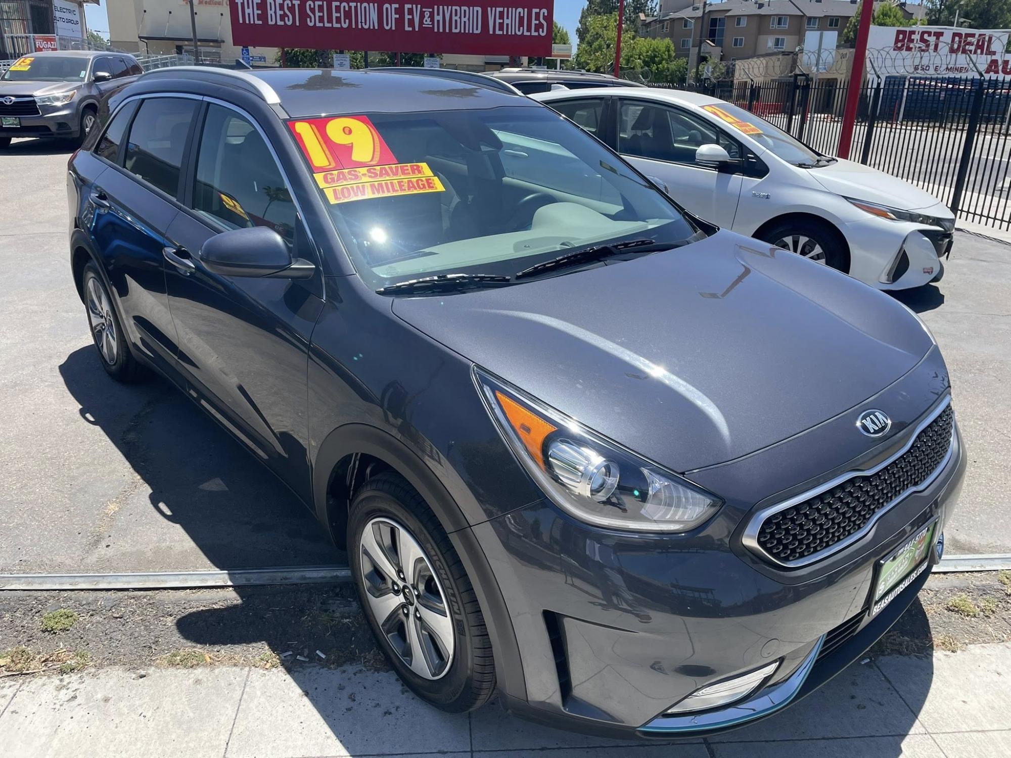 photo of 2019 Kia Niro  LX PLUG-IN HYBRID
