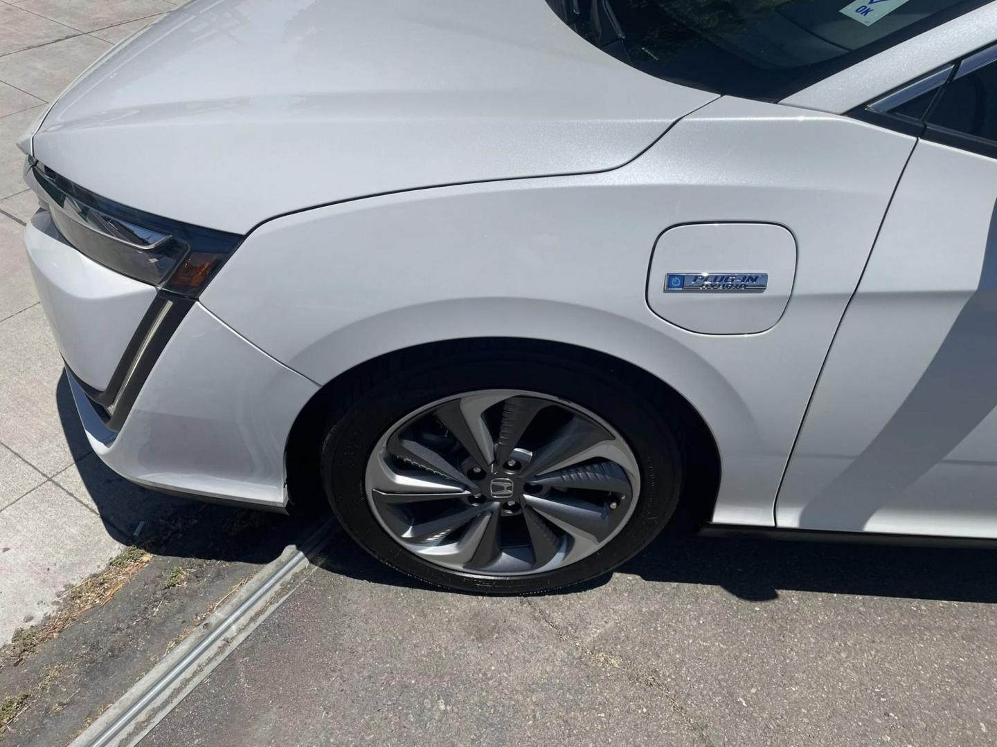 2019 Honda Clarity Touring Plug-In Hybrid (JHMZC5F38KC) with an 1.5L L4 DOHC 16V HYBRID engine, CVT transmission, located at 744 E Miner Ave, Stockton, CA, 95202, (209) 944-5770, 37.956863, -121.282082 - PLUS TAXES AND FEES NO CHARGER AVAILABLE - Photo#4