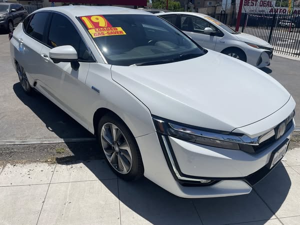 photo of 2019 Honda Clarity Touring PLUG-IN HYBRID 