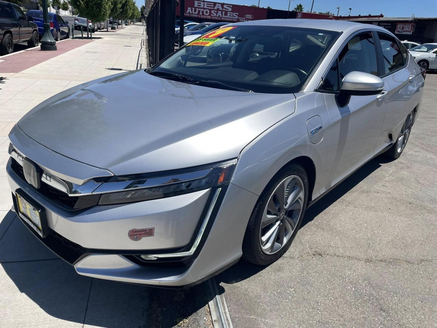2019 Honda Clarity Touring Plug-In Hybrid (JHMZC5F3XKC) with an 1.5L L4 DOHC 16V HYBRID engine, CVT transmission, located at 744 E Miner Ave, Stockton, CA, 95202, (209) 944-5770, 37.956863, -121.282082 - Photo#3
