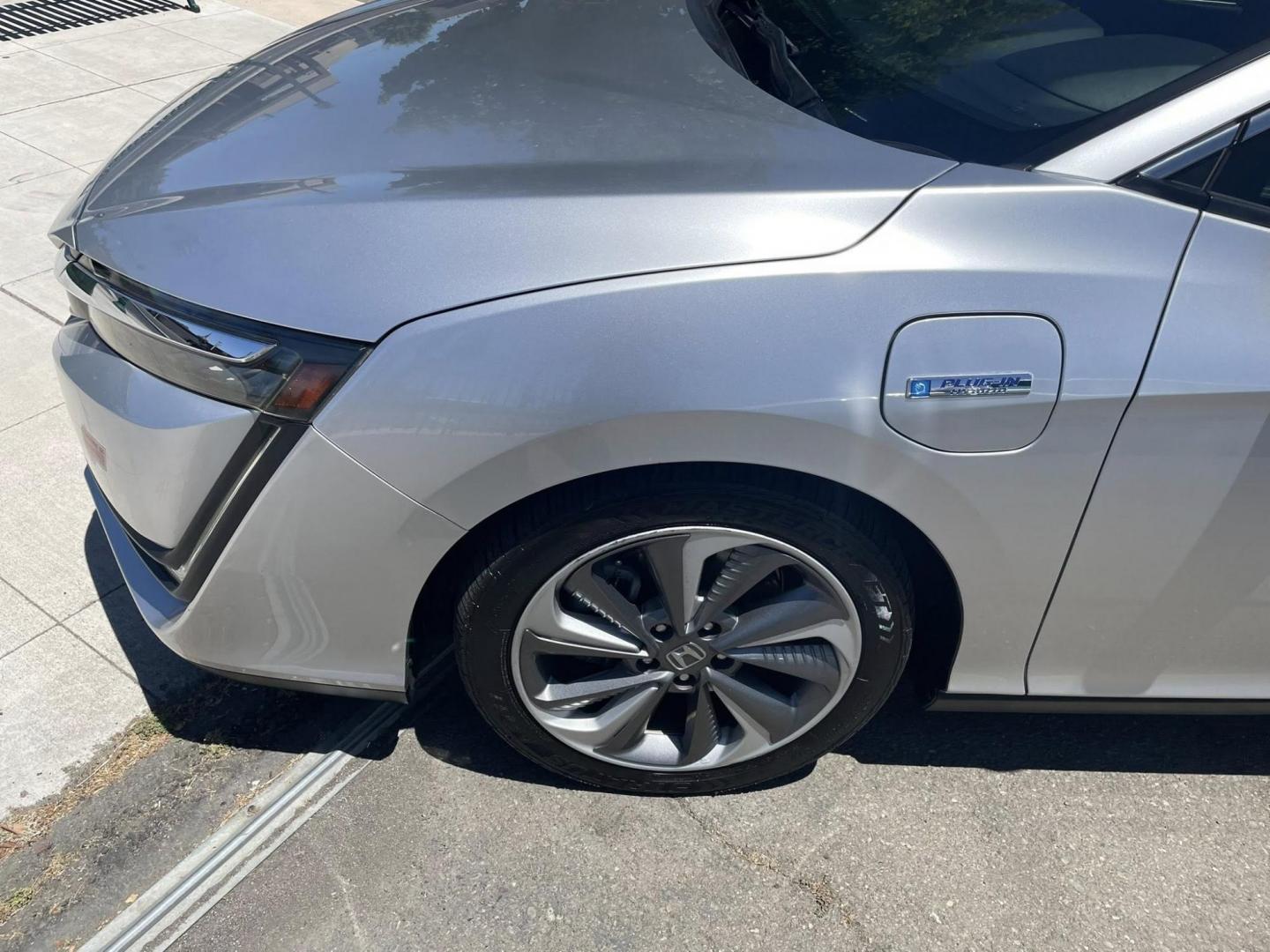 2019 Honda Clarity Touring Plug-In Hybrid (JHMZC5F3XKC) with an 1.5L L4 DOHC 16V HYBRID engine, CVT transmission, located at 744 E Miner Ave, Stockton, CA, 95202, (209) 944-5770, 37.956863, -121.282082 - Photo#5