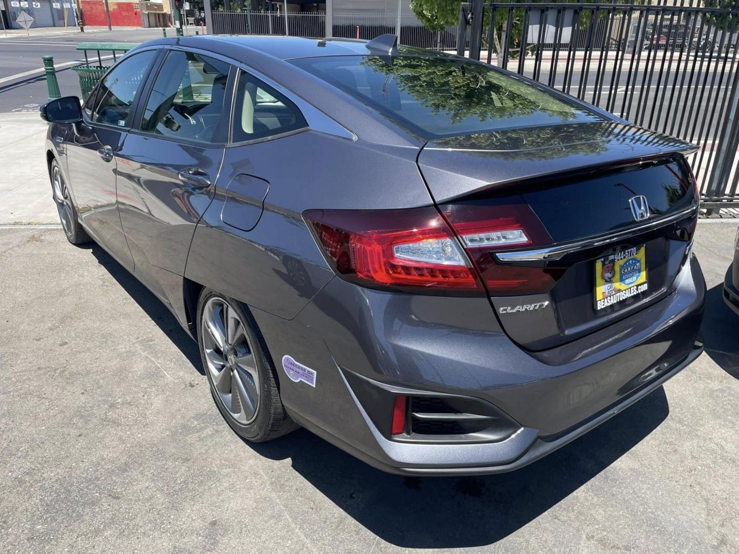 2018 Honda Clarity Plug-In Hybrid (JHMZC5F16JC) with an 1.5L L4 DOHC 16V HYBRID engine, CVT transmission, located at 744 E Miner Ave, Stockton, CA, 95202, (209) 944-5770, 37.956863, -121.282082 - PLUS TAXES AND FEES NO CHARGER AVAILABLE - Photo#11