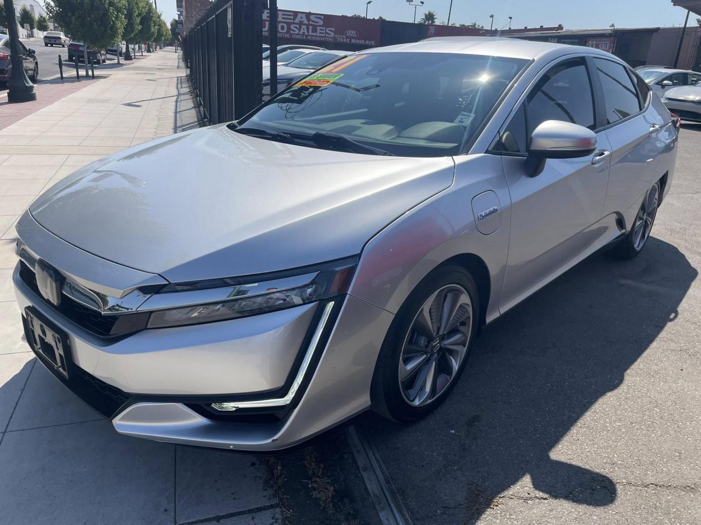 2021 Honda Clarity Plug-In Hybrid (JHMZC5F11MC) with an 1.5L L4 DOHC 16V HYBRID engine, CVT transmission, located at 744 E Miner Ave, Stockton, CA, 95202, (209) 944-5770, 37.956863, -121.282082 - PLUS TAXES AND FEES NO CHARGER AVAILABLE - Photo#3