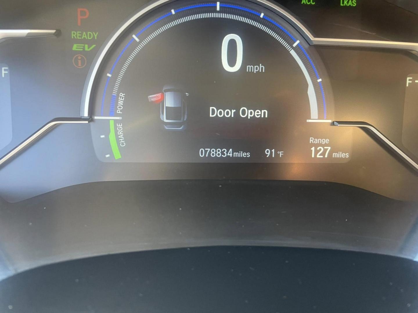 2018 Honda Clarity Plug-In Hybrid (JHMZC5F17JC) with an 1.5L L4 DOHC 16V HYBRID engine, CVT transmission, located at 744 E Miner Ave, Stockton, CA, 95202, (209) 944-5770, 37.956863, -121.282082 - PLUS TAXES AND FEES NO CHARGER AVAILABLE - Photo#9