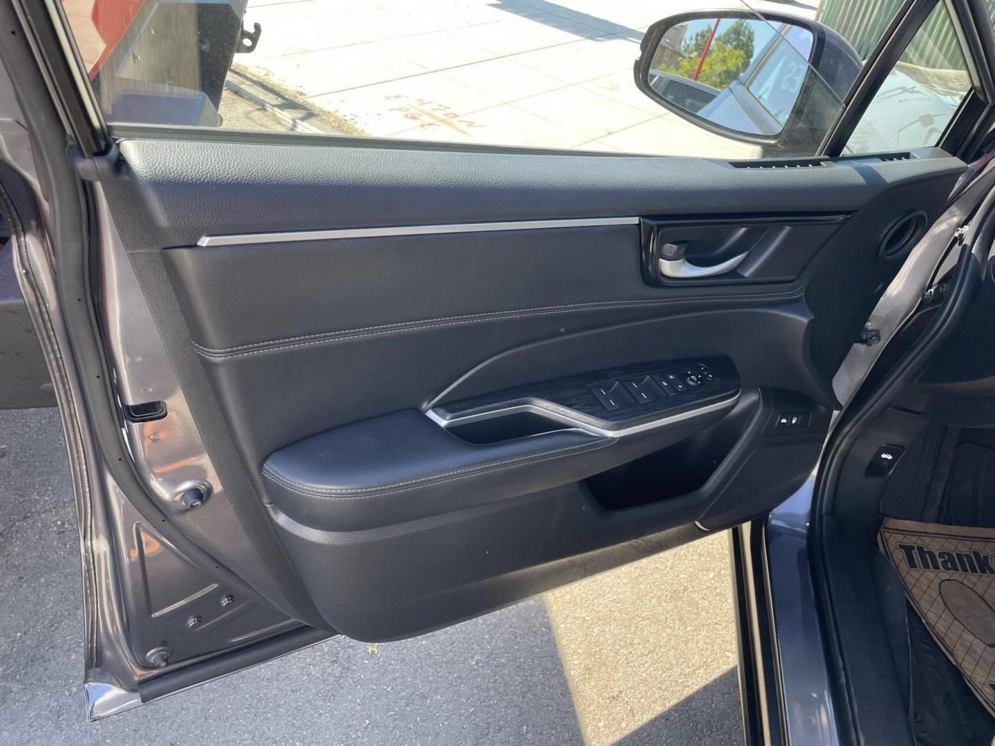 2020 Honda Clarity Plug-In Hybrid (JHMZC5F1XLC) with an 1.5L L4 DOHC 16V HYBRID engine, CVT transmission, located at 744 E Miner Ave, Stockton, CA, 95202, (209) 944-5770, 37.956863, -121.282082 - PLUS TAXES AND FEES NO CHARGER AVAILABLE - Photo#5