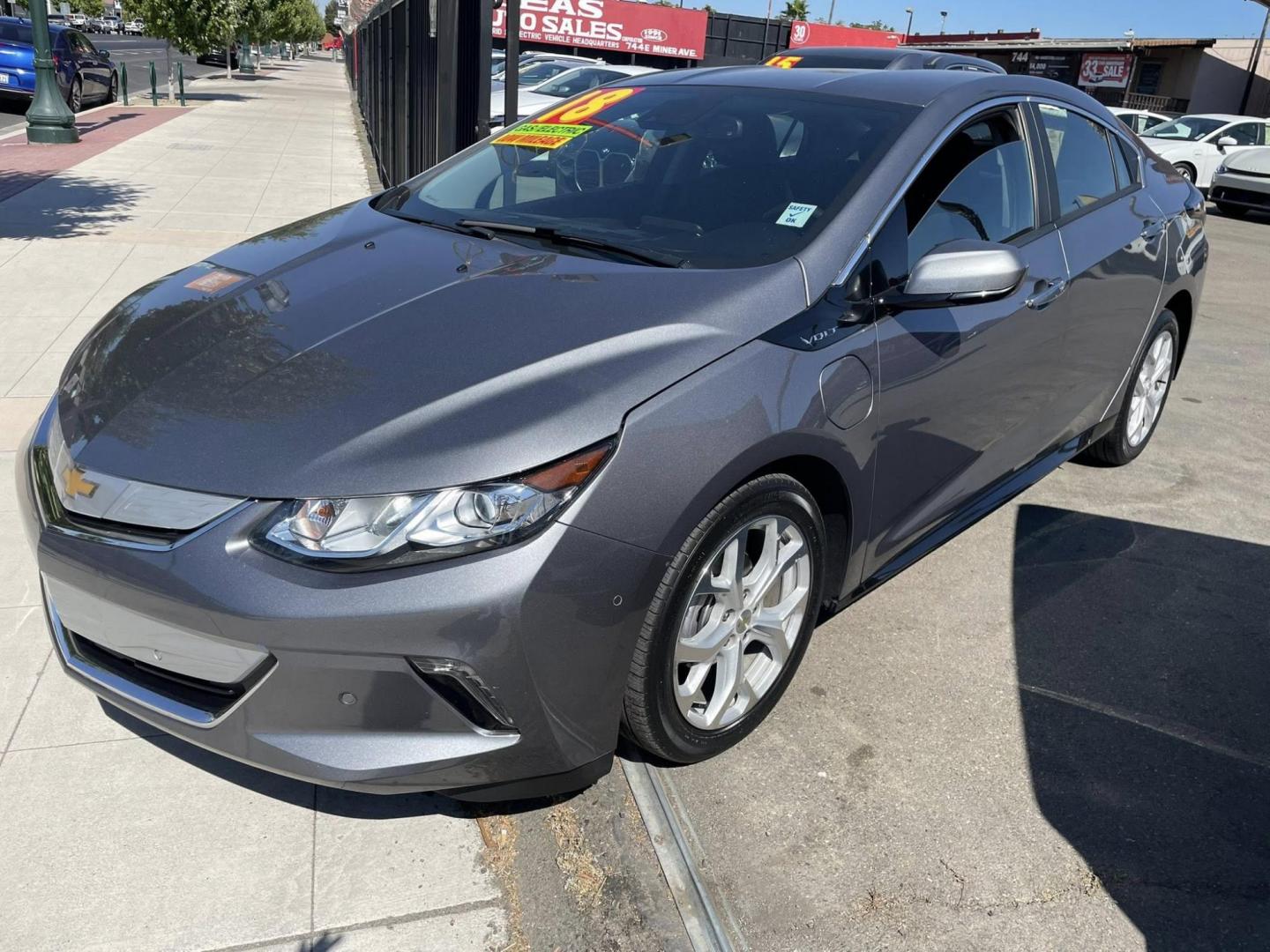 2018 Chevrolet Volt LTZ w/ Standard Emission Package (1G1RB6S57JU) with an 1.5L L4 DOHC 16V engine, CVT transmission, located at 744 E Miner Ave, Stockton, CA, 95202, (209) 944-5770, 37.956863, -121.282082 - PLUS TAXES AND FEES NO CHARGER AVAILABLE - Photo#3