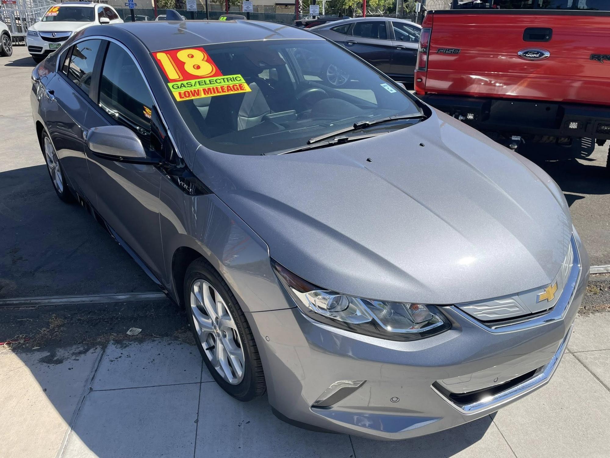 photo of 2018 Chevrolet Volt Premier PLUG-IN HYBRID 