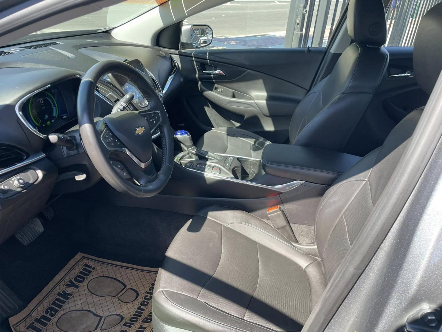 2018 Chevrolet Volt LTZ w/ Standard Emission Package (1G1RB6S57JU) with an 1.5L L4 DOHC 16V engine, CVT transmission, located at 744 E Miner Ave, Stockton, CA, 95202, (209) 944-5770, 37.956863, -121.282082 - PLUS TAXES AND FEES NO CHARGER AVAILABLE - Photo#6