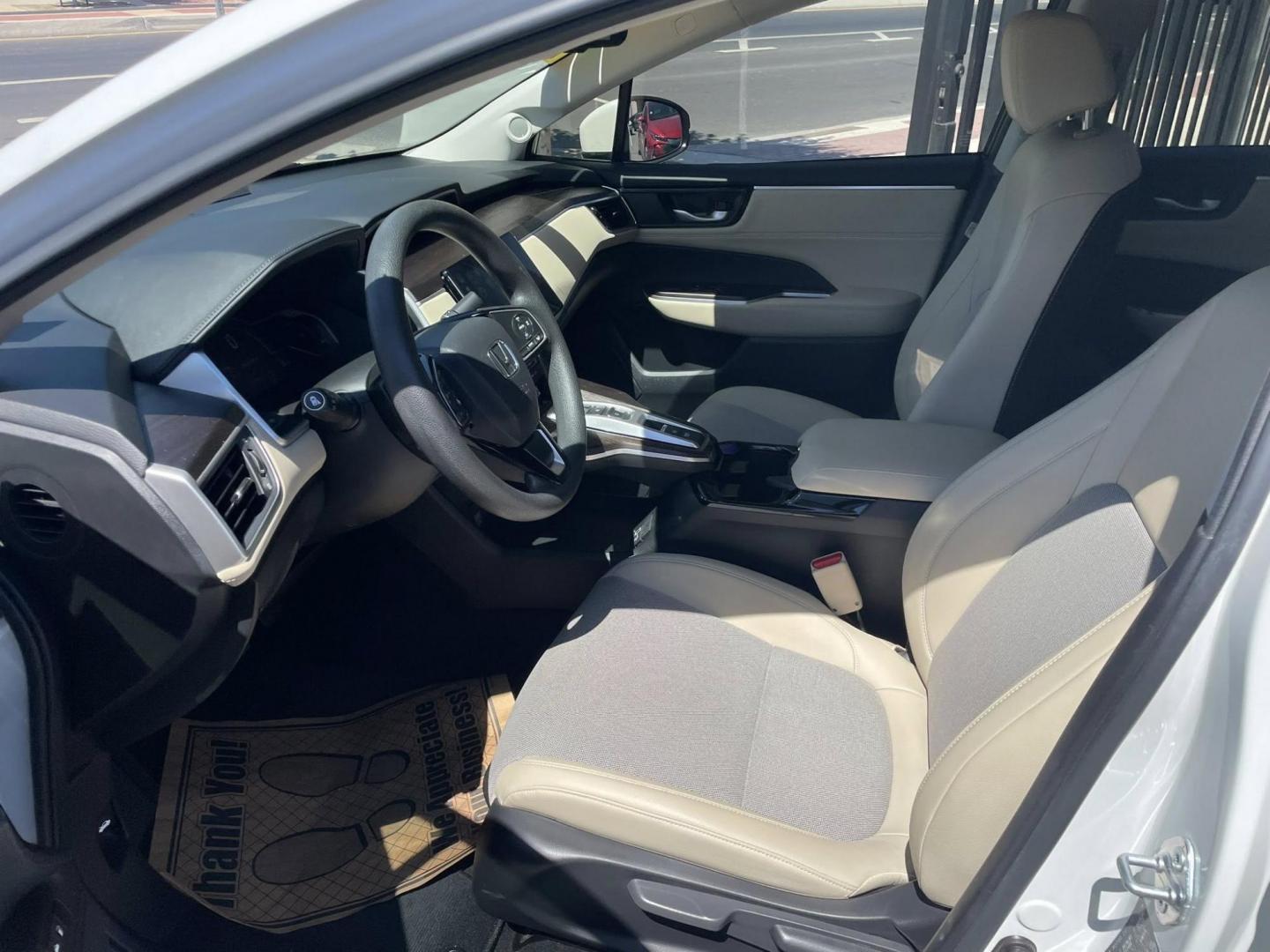 2018 Honda Clarity Plug-In Hybrid (JHMZC5F15JC) with an 1.5L L4 DOHC 16V HYBRID engine, CVT transmission, located at 744 E Miner Ave, Stockton, CA, 95202, (209) 944-5770, 37.956863, -121.282082 - Photo#6