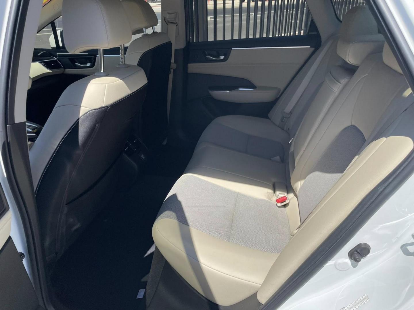 2018 Honda Clarity Plug-In Hybrid (JHMZC5F17JC) with an 1.5L L4 DOHC 16V HYBRID engine, CVT transmission, located at 744 E Miner Ave, Stockton, CA, 95202, (209) 944-5770, 37.956863, -121.282082 - Photo#7