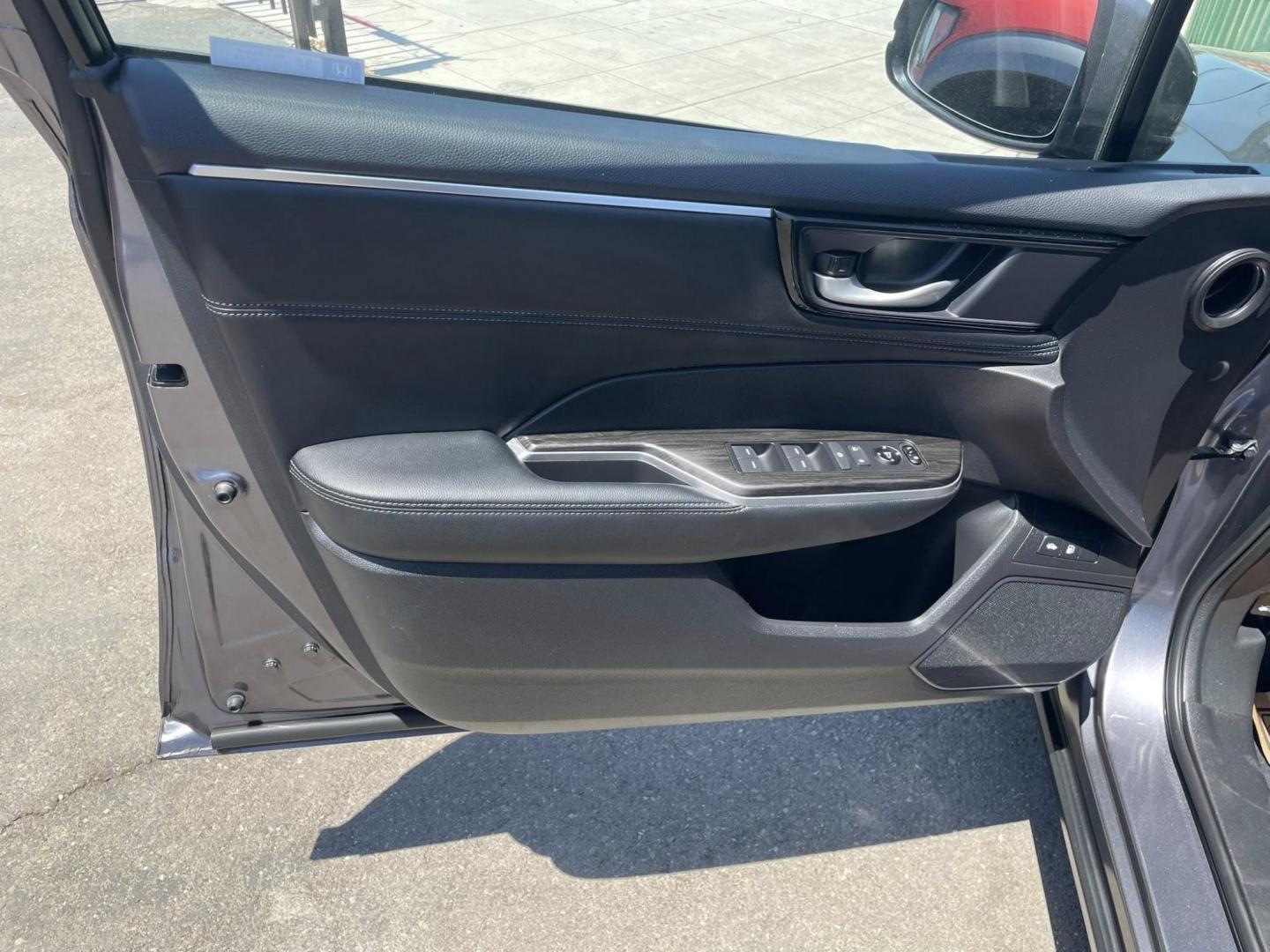2019 Honda Clarity Plug-In Hybrid (JHMZC5F17KC) with an 1.5L L4 DOHC 16V HYBRID engine, CVT transmission, located at 744 E Miner Ave, Stockton, CA, 95202, (209) 944-5770, 37.956863, -121.282082 - Photo#5