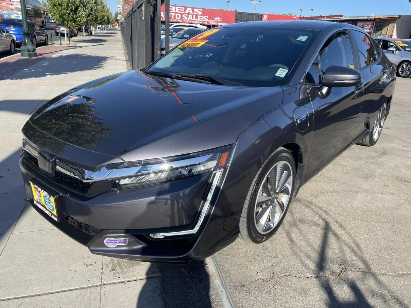 2019 Honda Clarity Plug-In Hybrid (JHMZC5F10KC) with an 1.5L L4 DOHC 16V HYBRID engine, CVT transmission, located at 744 E Miner Ave, Stockton, CA, 95202, (209) 944-5770, 37.956863, -121.282082 - PLUS TAXES AND FEES NO CHARGER AVAILABLE - Photo#3