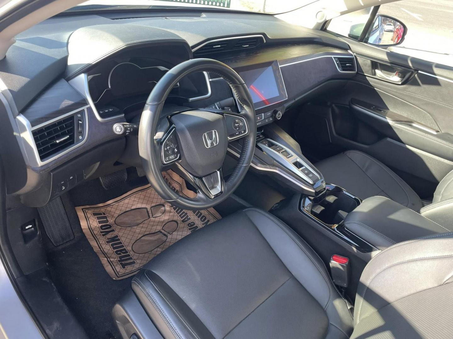 2019 Honda Clarity Touring Plug-In Hybrid (JHMZC5F3XKC) with an 1.5L L4 DOHC 16V HYBRID engine, CVT transmission, located at 744 E Miner Ave, Stockton, CA, 95202, (209) 944-5770, 37.956863, -121.282082 - PLUS TAXES AND FEES NO CHARGER AVAILABLE - Photo#7