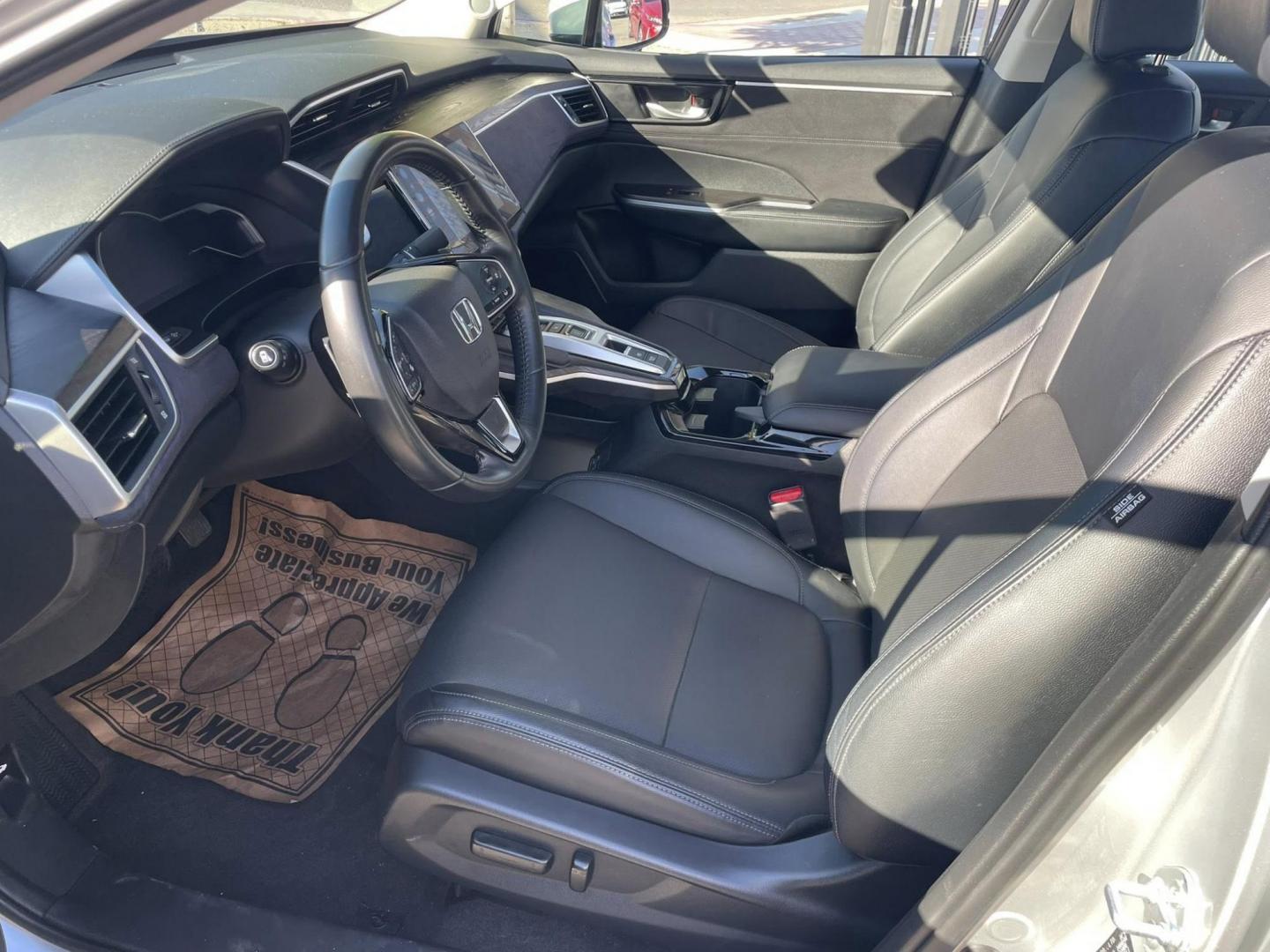 2019 Honda Clarity Touring Plug-In Hybrid (JHMZC5F3XKC) with an 1.5L L4 DOHC 16V HYBRID engine, CVT transmission, located at 744 E Miner Ave, Stockton, CA, 95202, (209) 944-5770, 37.956863, -121.282082 - PLUS TAXES AND FEES NO CHARGER AVAILABLE - Photo#6