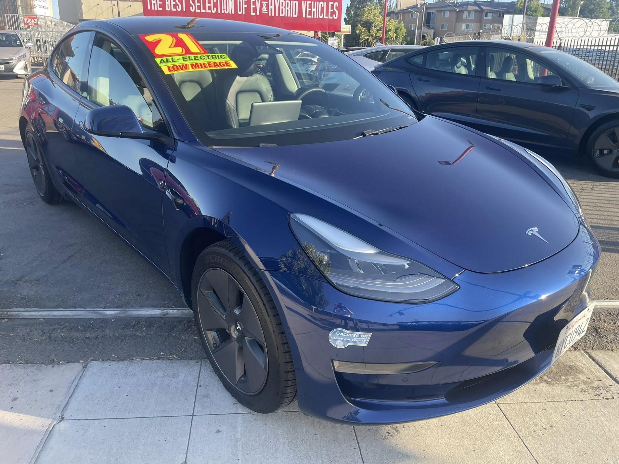 photo of 2021 Tesla Model 3 Standard Range FULLY ELECTRIC VEHICLE 