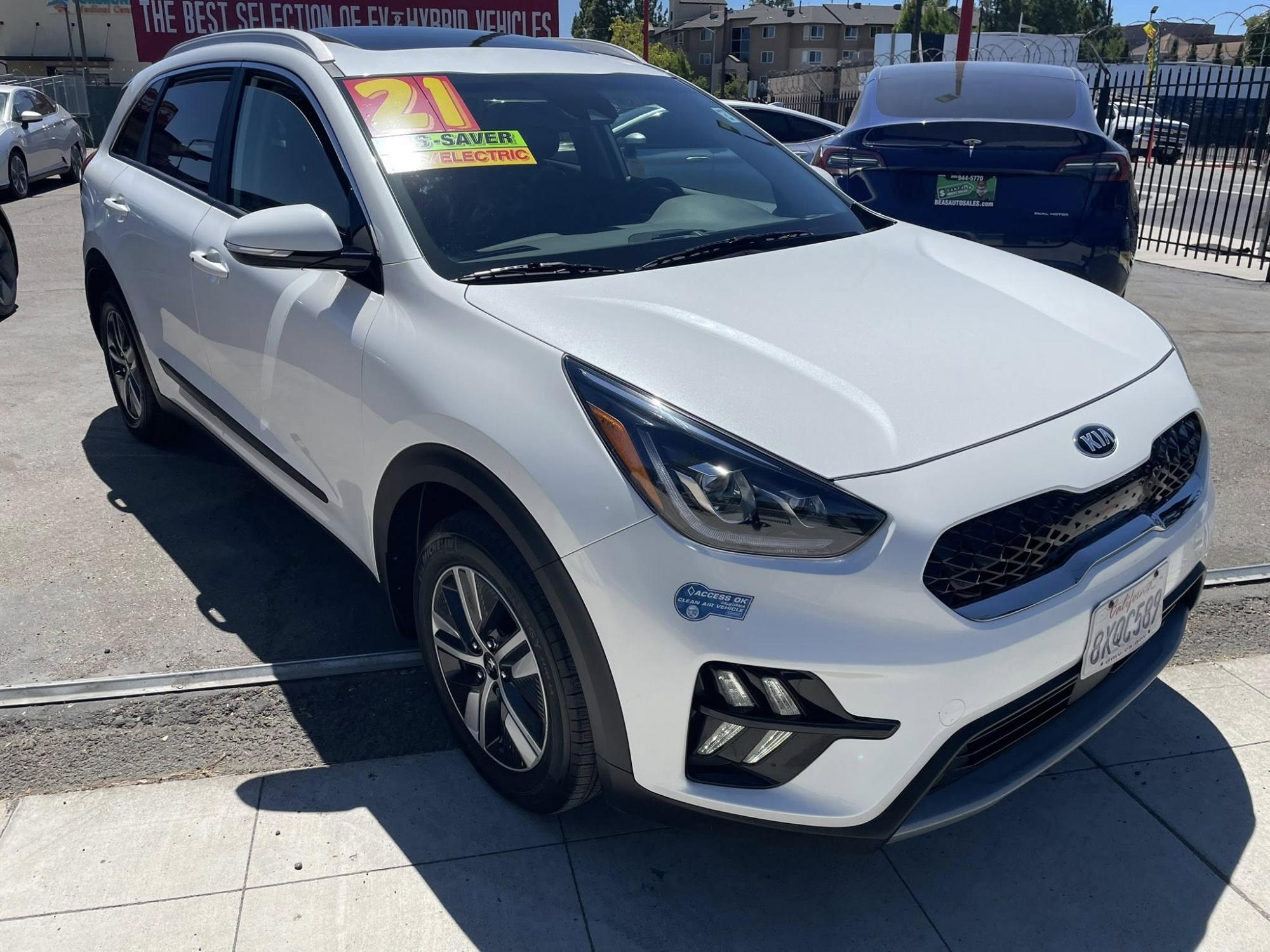 photo of 2021 Kia Niro EX Premium PLUG-IN HYBRID 