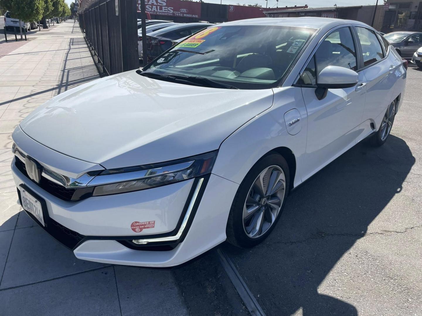 2018 Honda Clarity Plug-In Hybrid (JHMZC5F13JC) with an 1.5L L4 DOHC 16V HYBRID engine, CVT transmission, located at 744 E Miner Ave, Stockton, CA, 95202, (209) 944-5770, 37.956863, -121.282082 - Photo#3