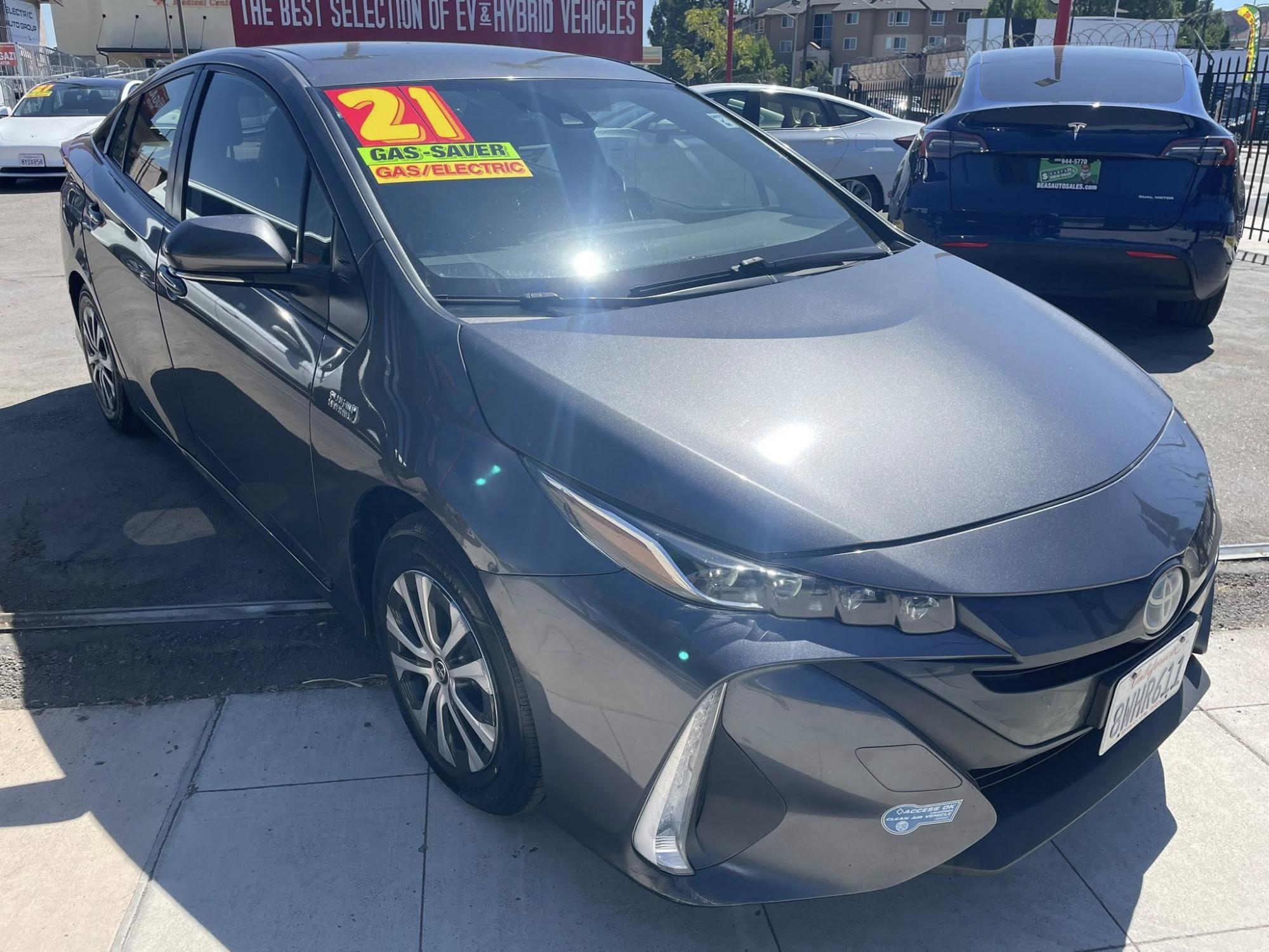 photo of 2021 Toyota Prius Prime XLE PLUG-IN HYBRID 