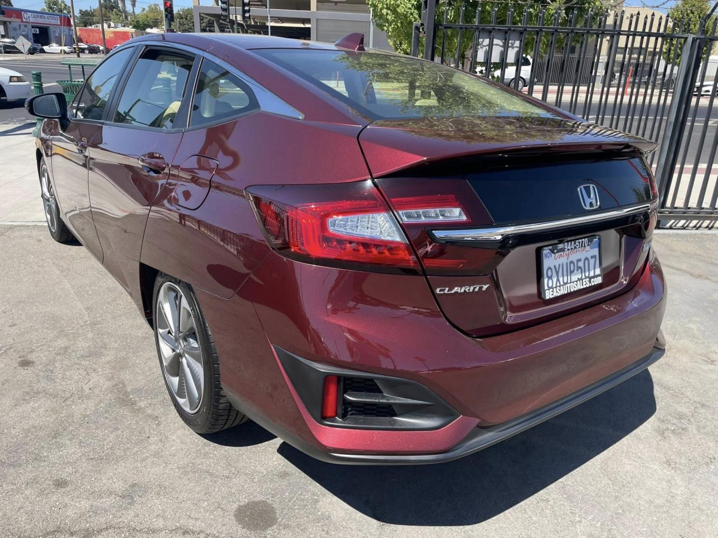 2018 Honda Clarity Plug-In Hybrid (JHMZC5F14JC) with an 1.5L L4 DOHC 16V HYBRID engine, CVT transmission, located at 744 E Miner Ave, Stockton, CA, 95202, (209) 944-5770, 37.956863, -121.282082 - PLUS TAXES AND FEES NO CHARGER AVAILABLE - Photo#9