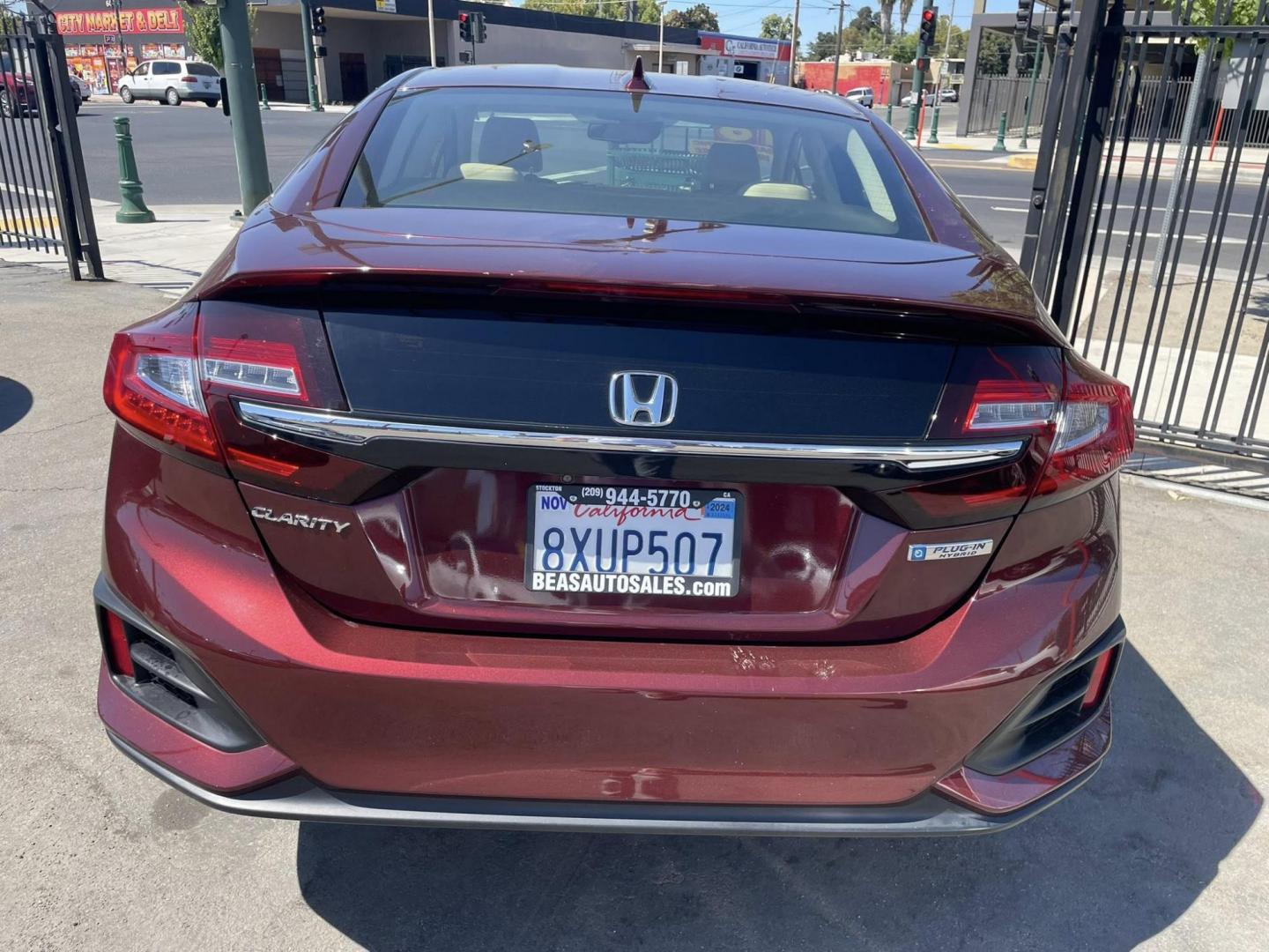 2018 Honda Clarity Plug-In Hybrid (JHMZC5F14JC) with an 1.5L L4 DOHC 16V HYBRID engine, CVT transmission, located at 744 E Miner Ave, Stockton, CA, 95202, (209) 944-5770, 37.956863, -121.282082 - PLUS TAXES AND FEES NO CHARGER AVAILABLE - Photo#10