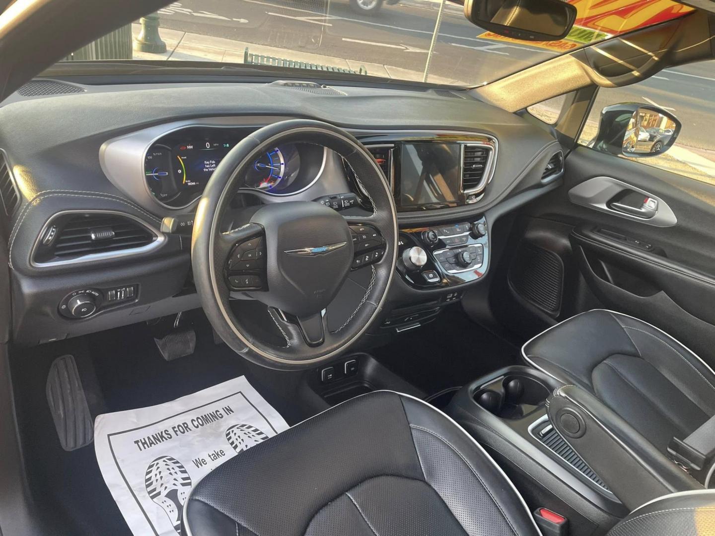 2020 Chrysler Pacifica Hybrid Limited (2C4RC1N74LR) with an 3.6L V6 DOHC 24V HYBRID engine, CVT transmission, located at 744 E Miner Ave, Stockton, CA, 95202, (209) 944-5770, 37.956863, -121.282082 - PLUS TAXES AND FEES NO CHARGER AVAILABLE - Photo#6
