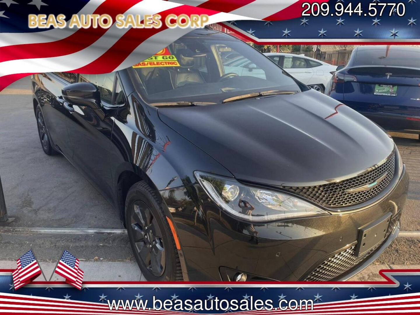 2020 Chrysler Pacifica Hybrid Limited (2C4RC1N74LR) with an 3.6L V6 DOHC 24V HYBRID engine, CVT transmission, located at 744 E Miner Ave, Stockton, CA, 95202, (209) 944-5770, 37.956863, -121.282082 - Photo#0